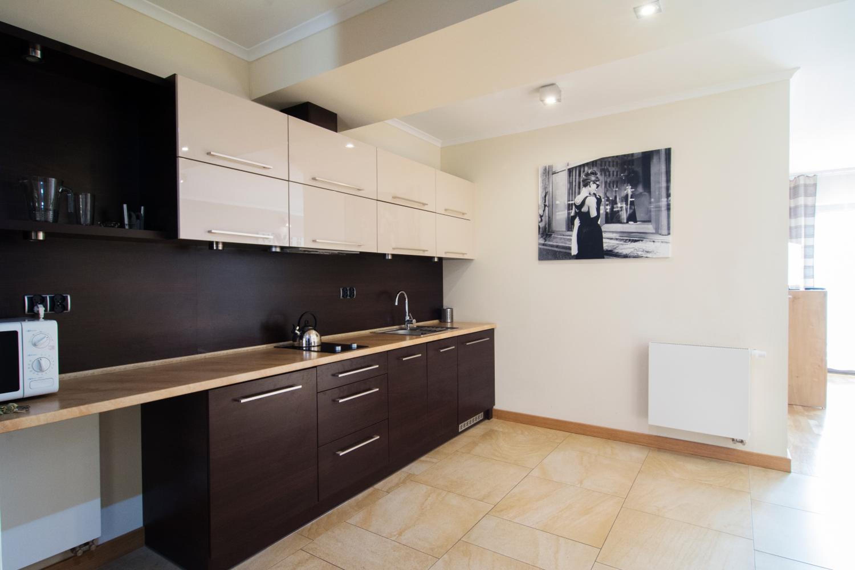 One-Bedroom Apartment photo 2