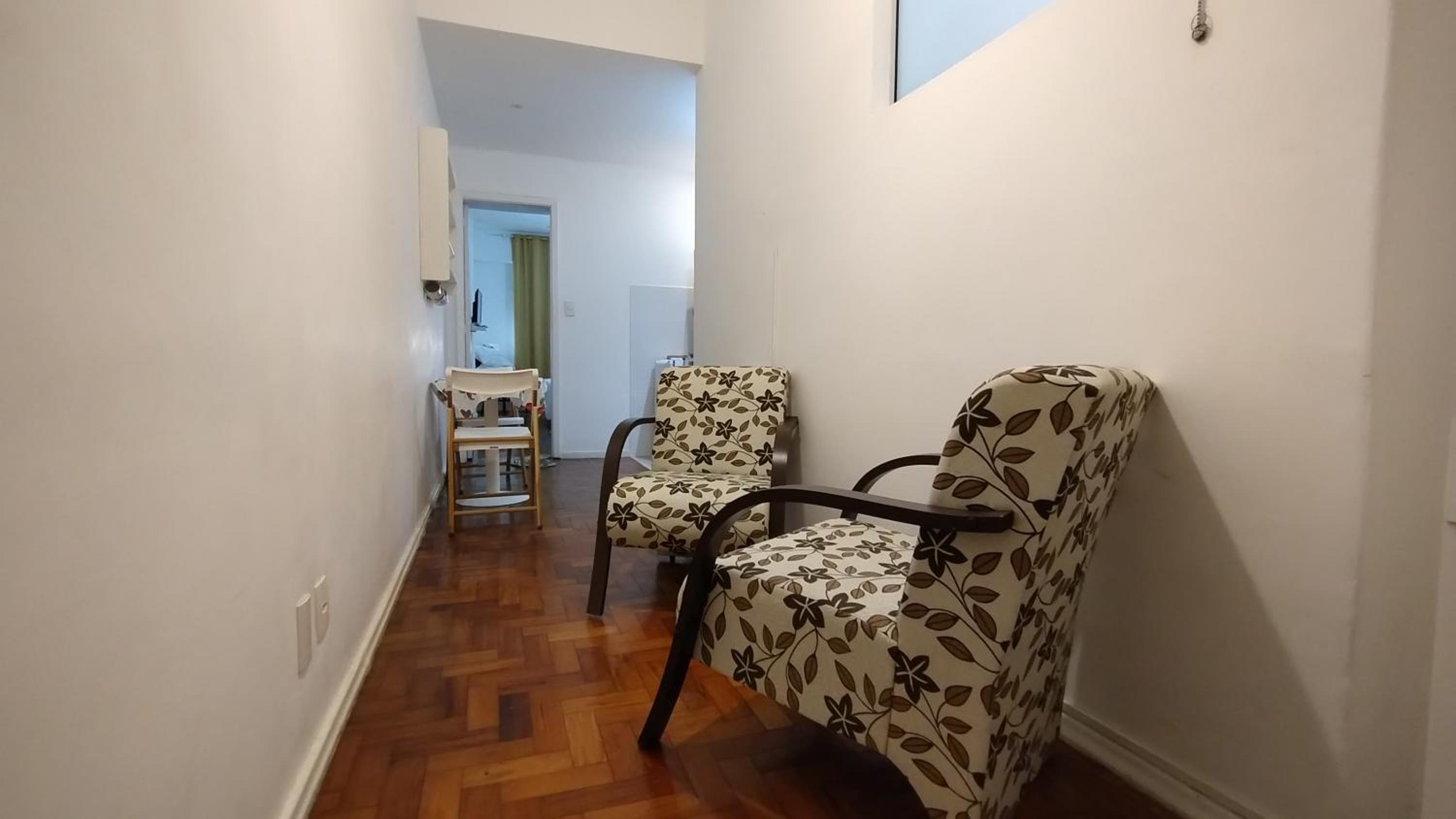 One-Bedroom Apartment - Photo 10