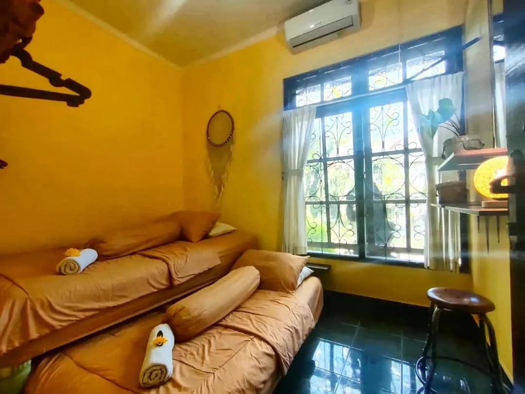 Twin Room with Private Bathroom - Photo 6