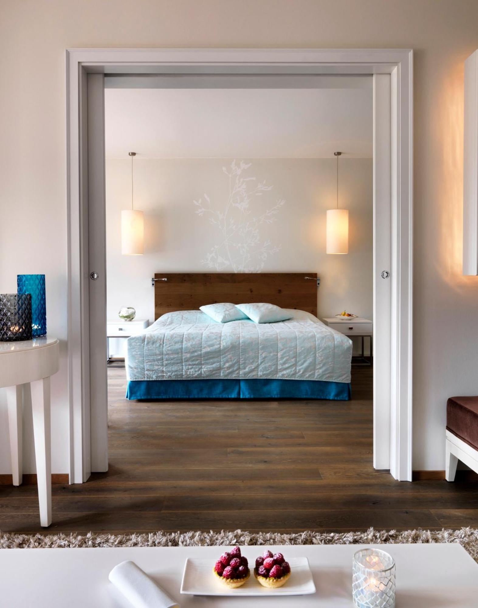 Suite South - Photo 8