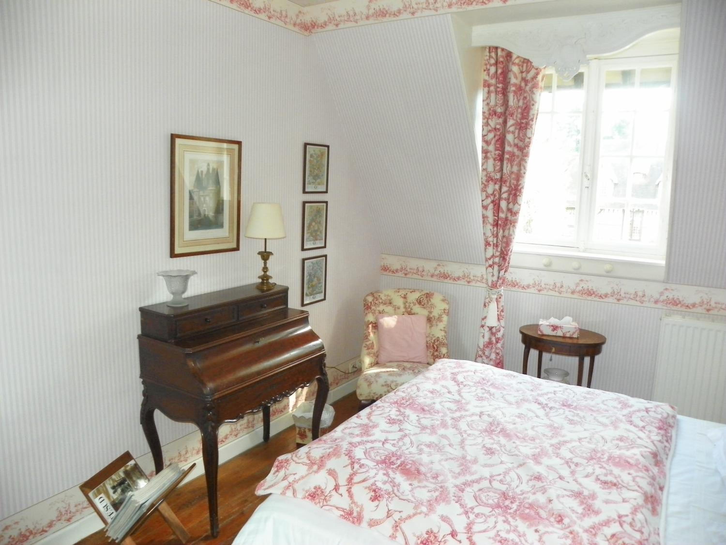 Double Room with Private Bathroom - Photo 1