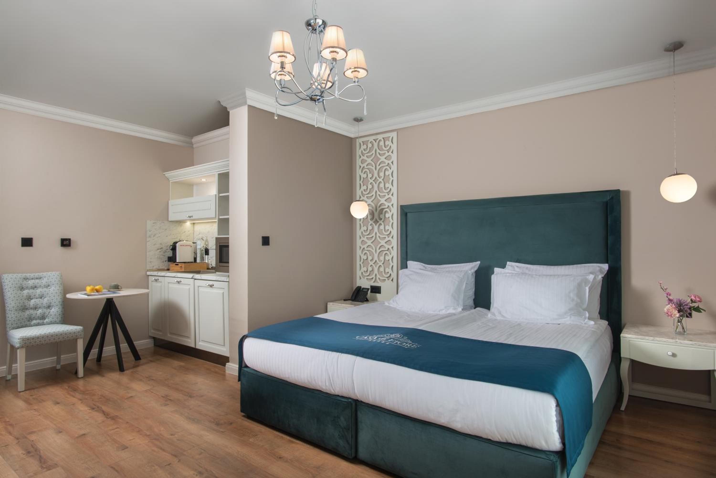 Studio with Balcony and Land View- Free parking and SPA Access