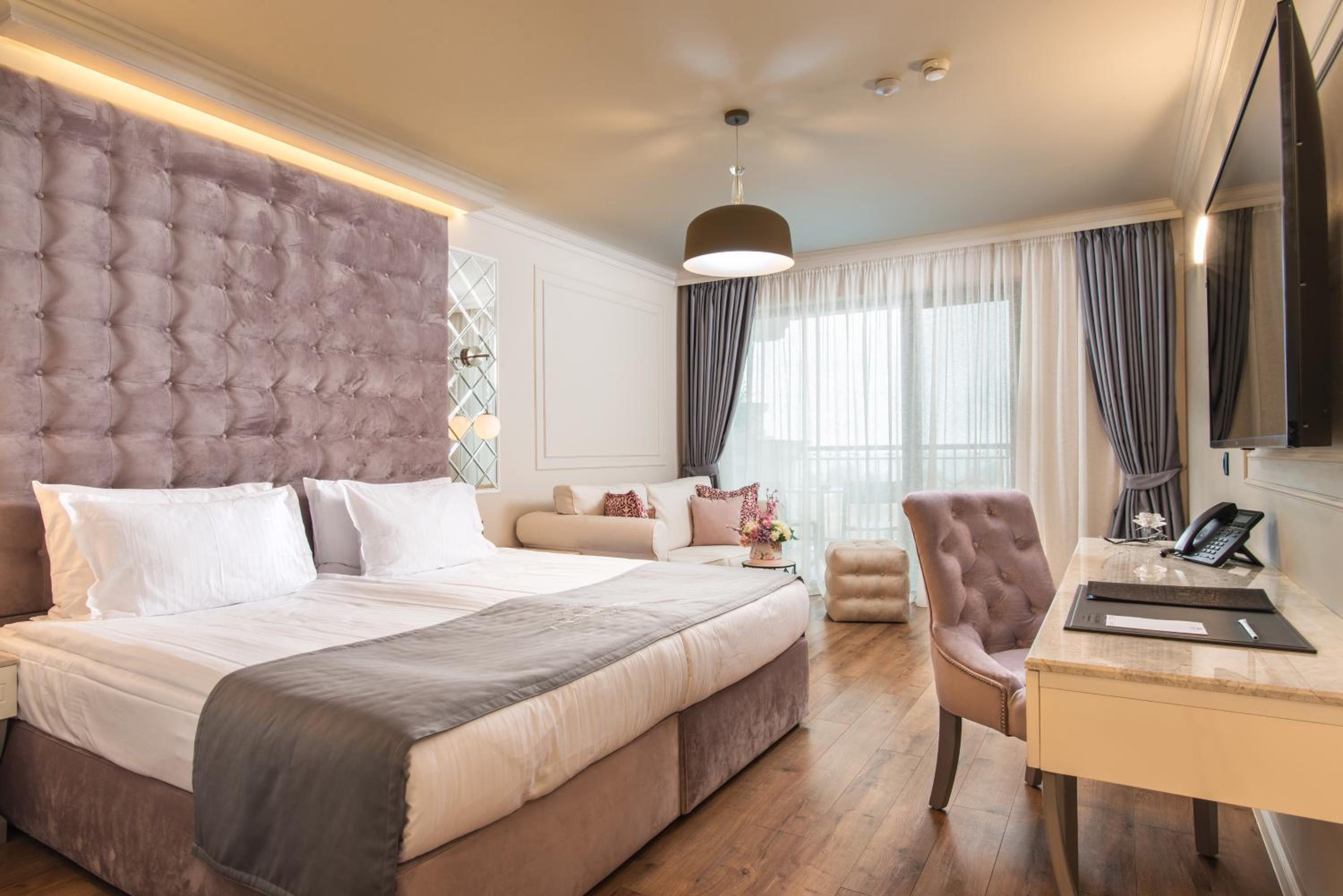 Promo Double Room with Land View - Free Parking and SPA Access