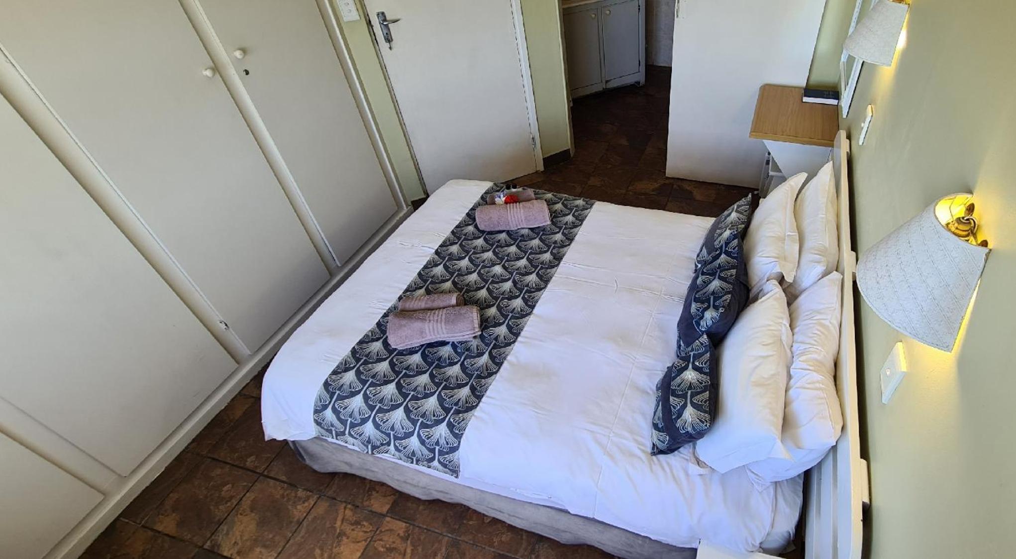 Three-Bedroom Apartment - Photo 1