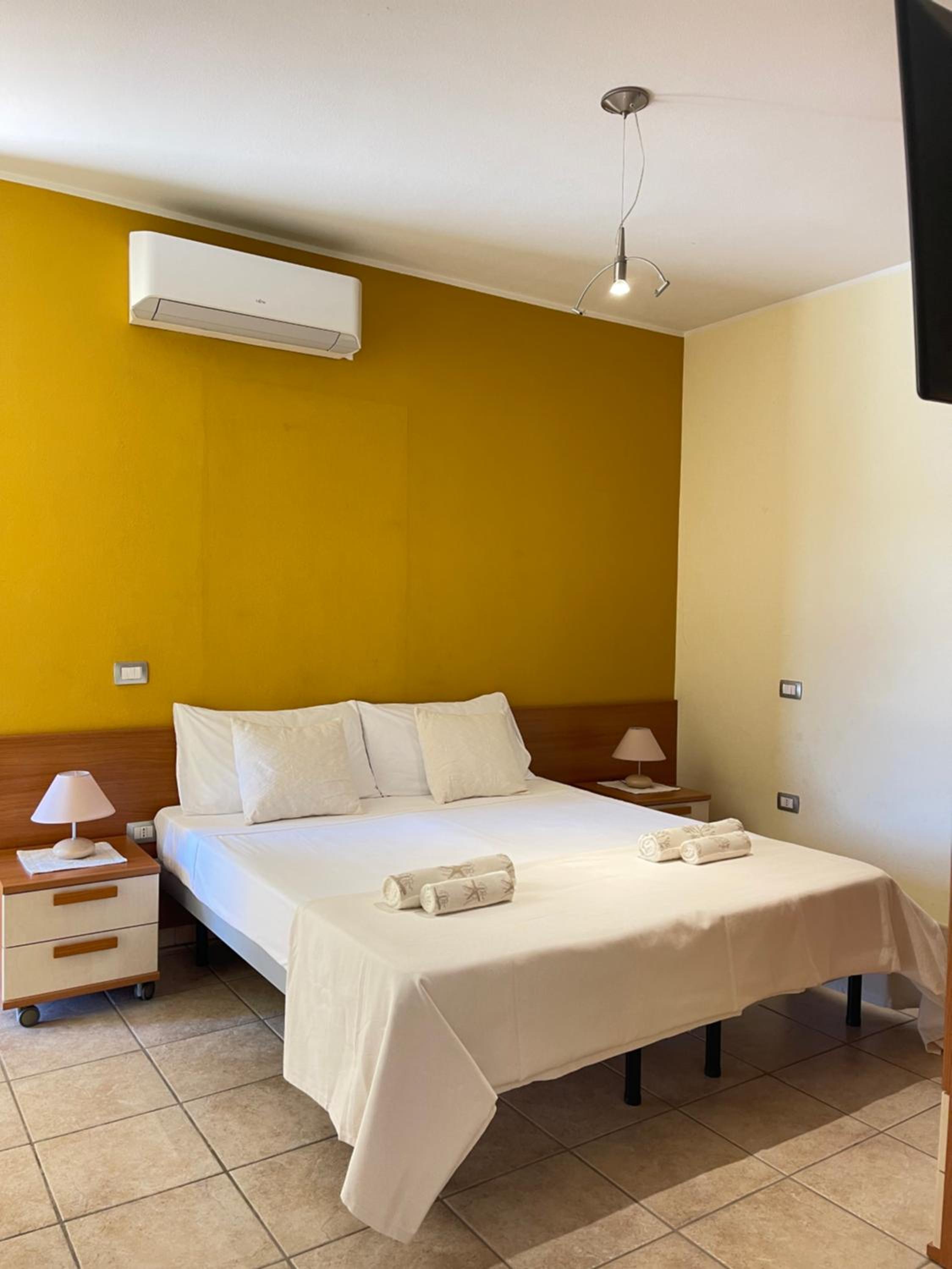 One-Bedroom Apartment with Spa Bath - Photo 1