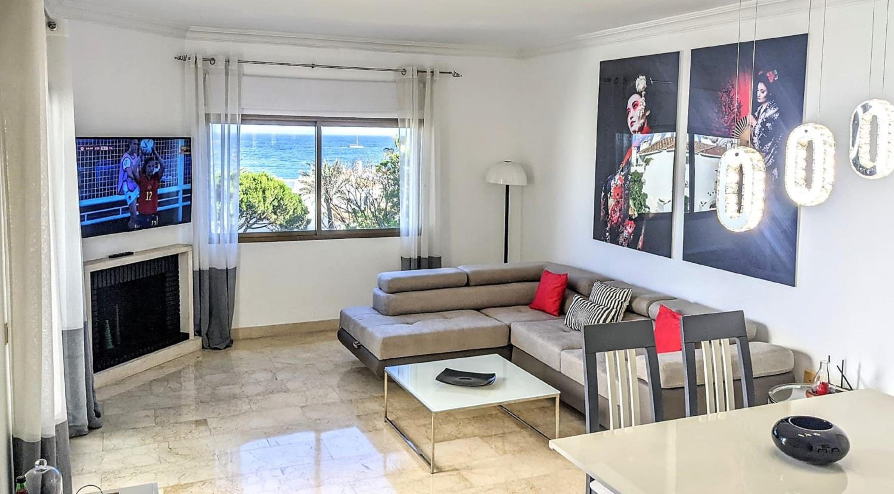 Superior One-Bedroom Apartment - Photo 1