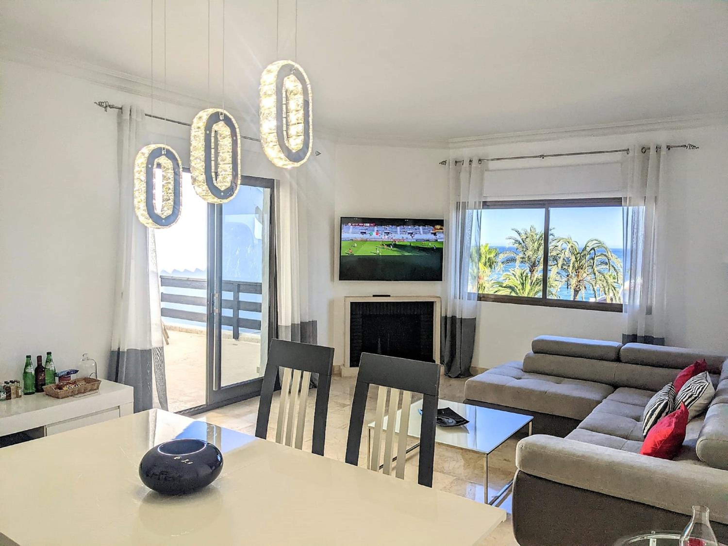 Superior One-Bedroom Apartment - Photo 12