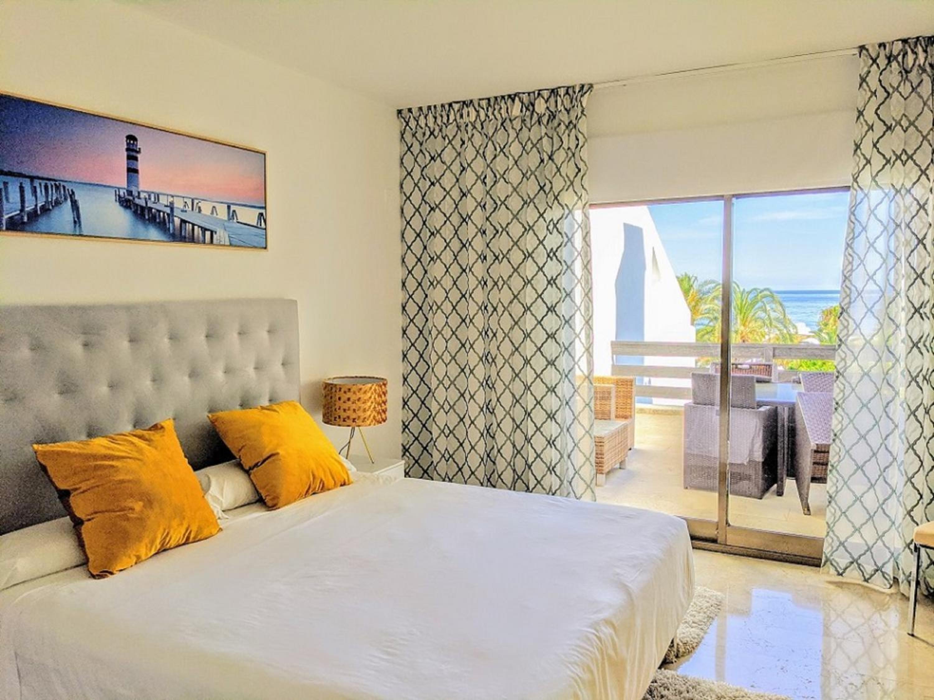 Superior One-Bedroom Apartment - Photo 6