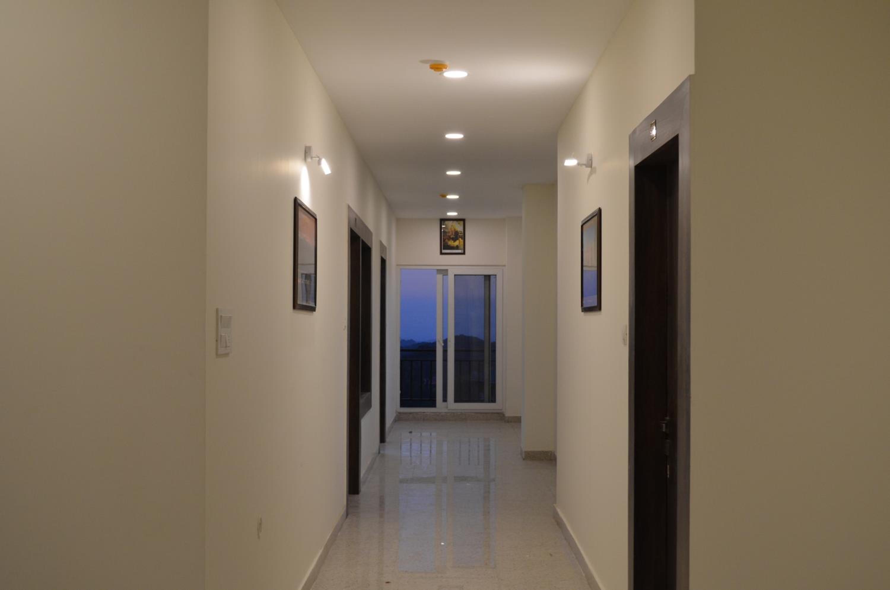 Deluxe Double Room (2 Adults + 1 Child)