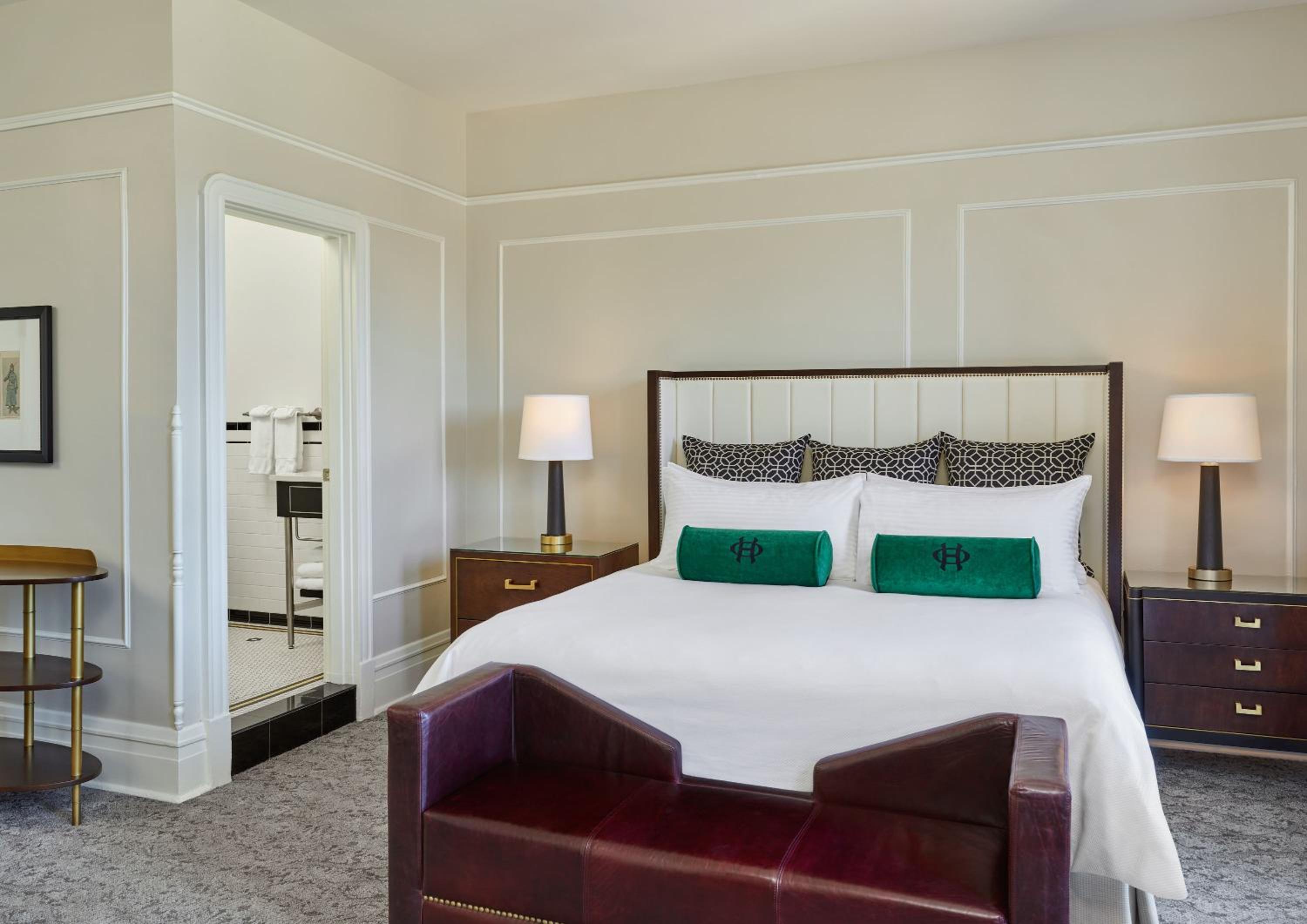 Executive Suite thumbnail 6