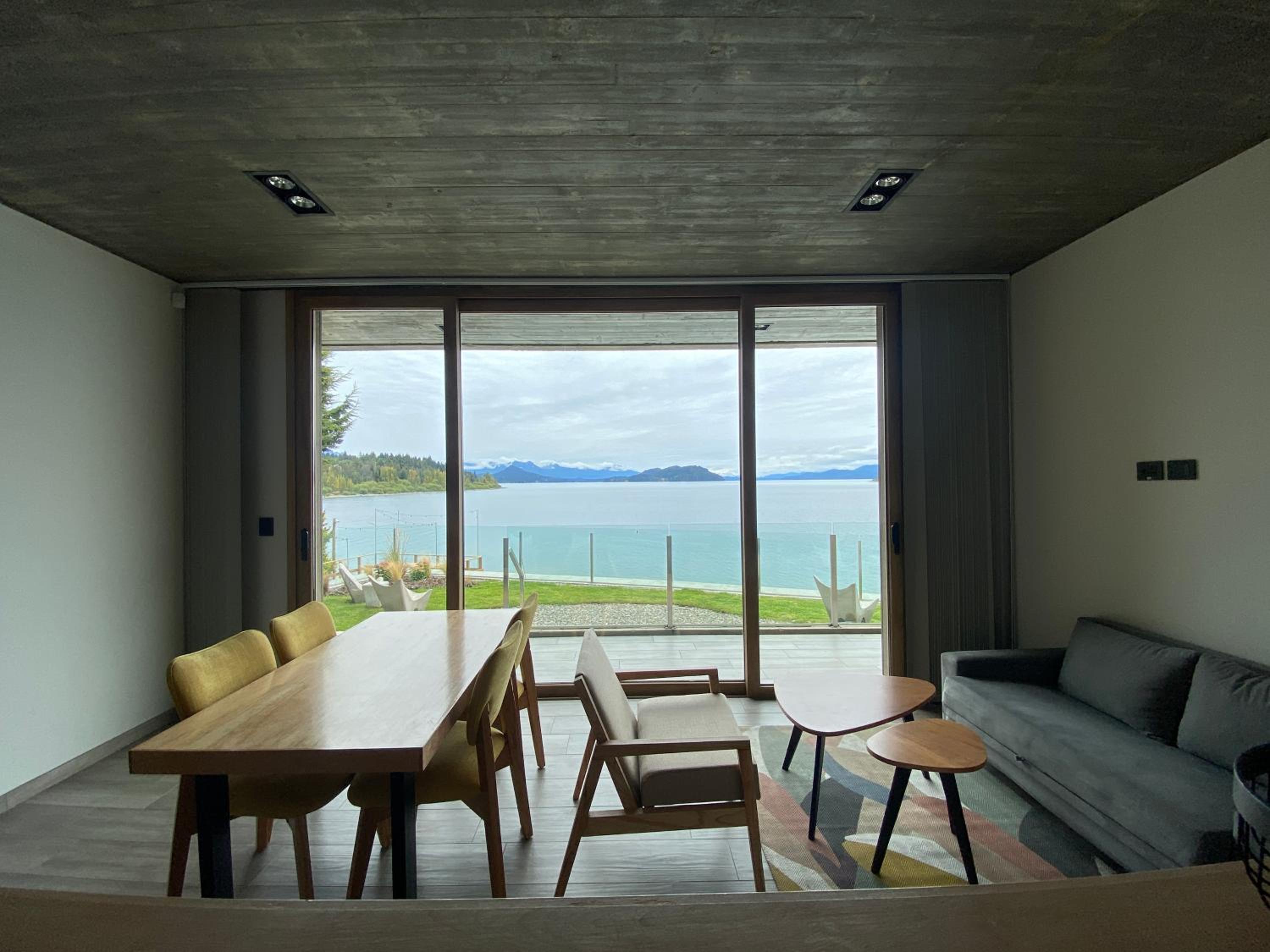 Apartment with Lake View photo 3