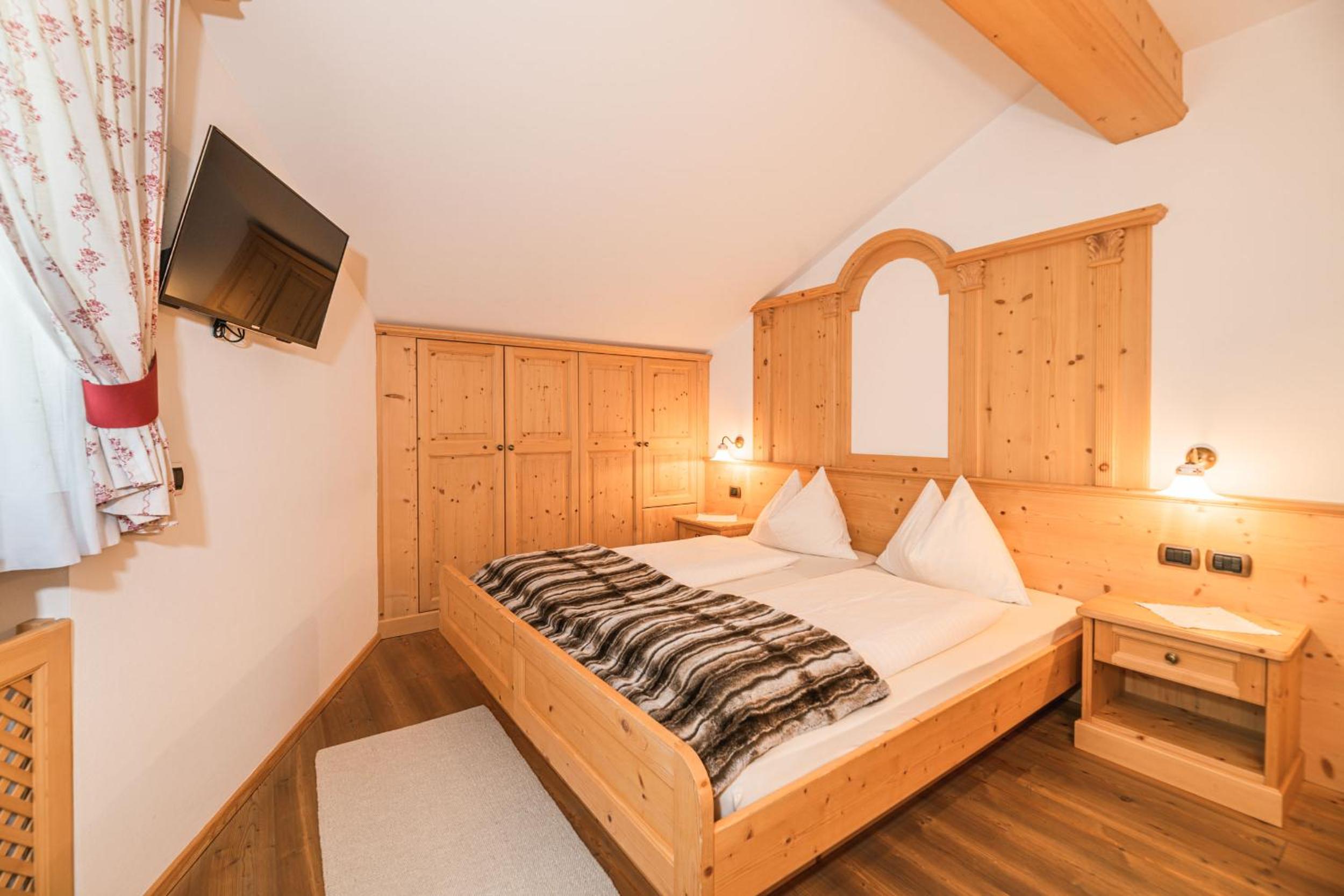 Two-Bedroom Apartment with Balcony - Attic photo 1