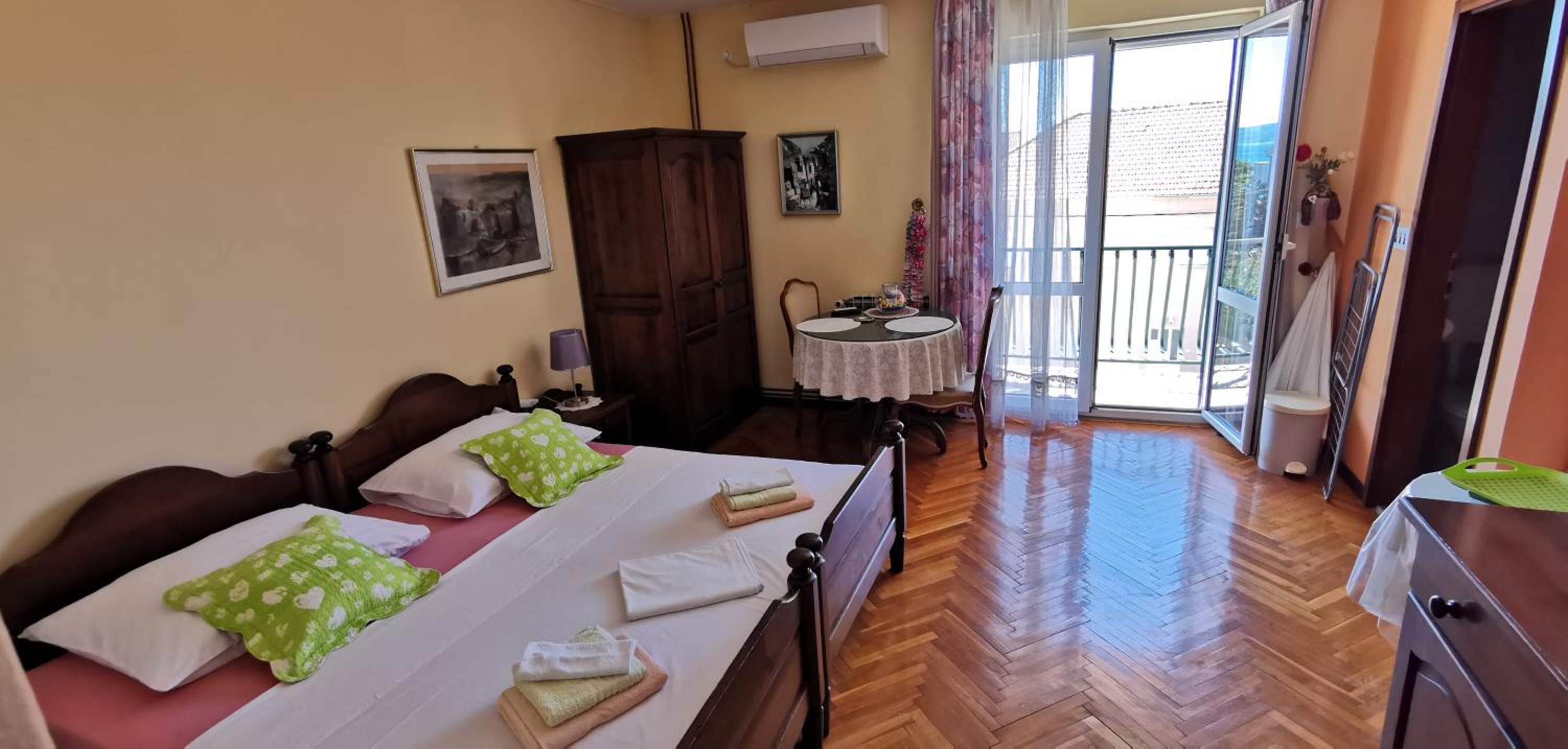 Studio with Balcony and Sea View - Photo 9
