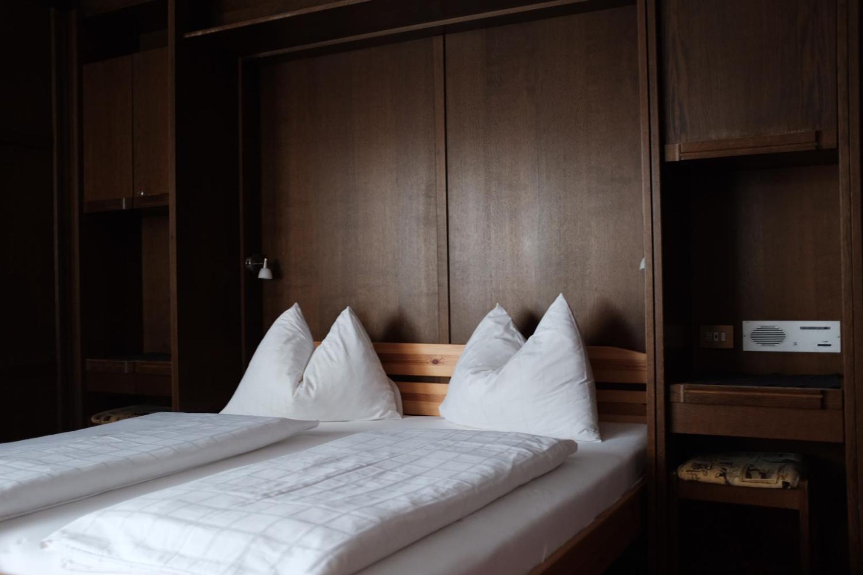 Deluxe Double Room with Balcony photo 3