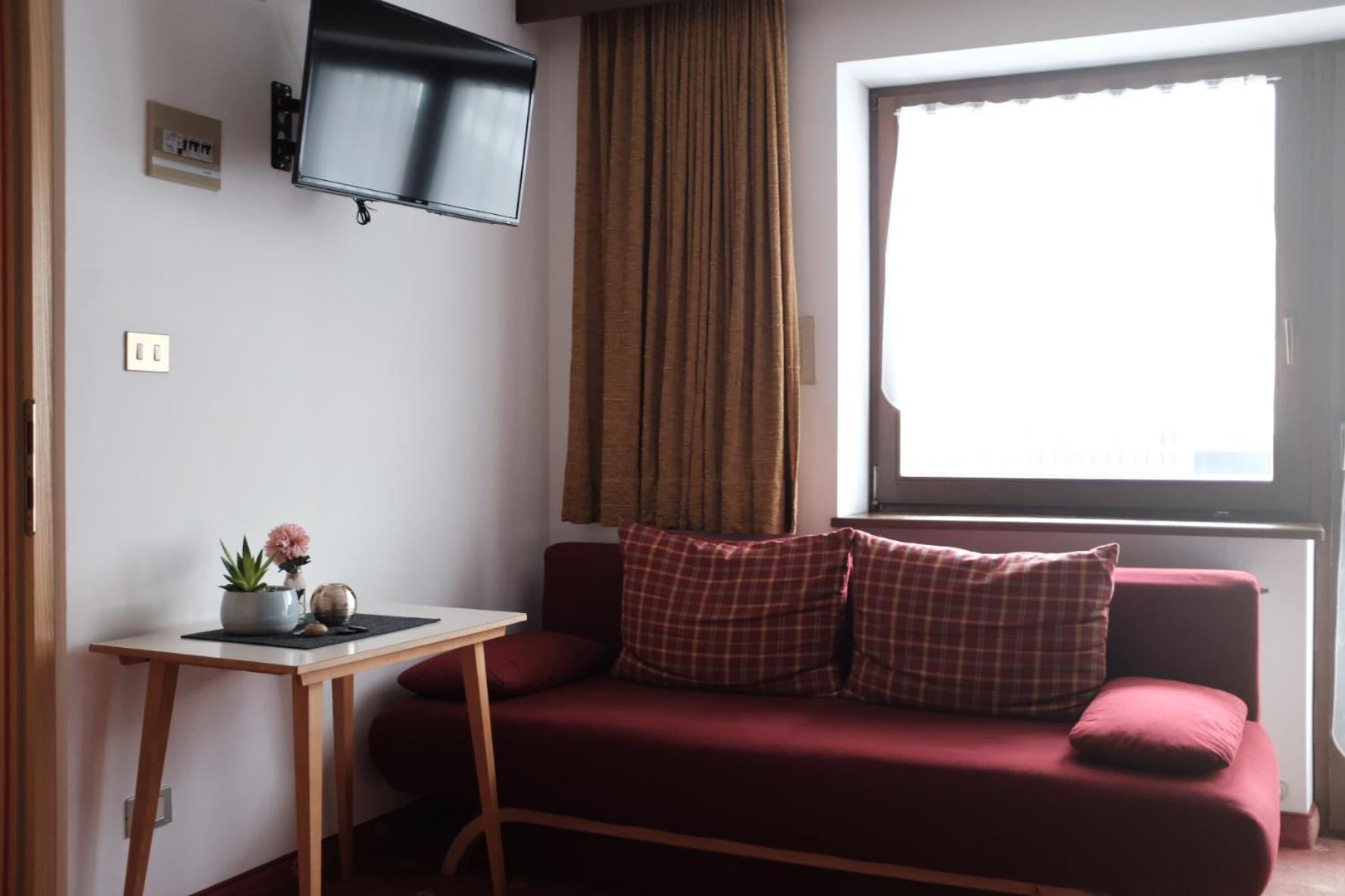 Budget Double Room photo 2