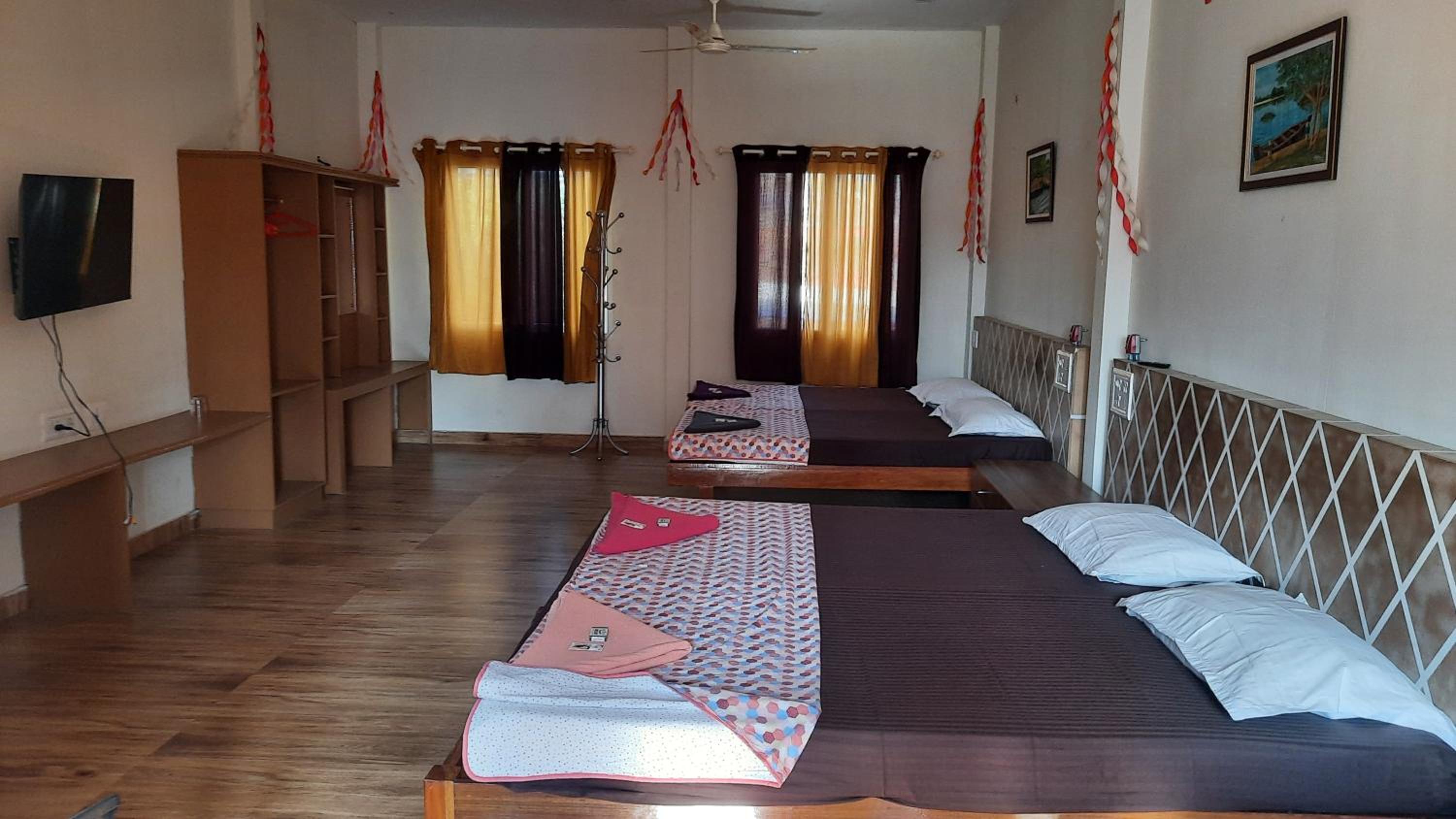 Deluxe Family Room - Photo 1