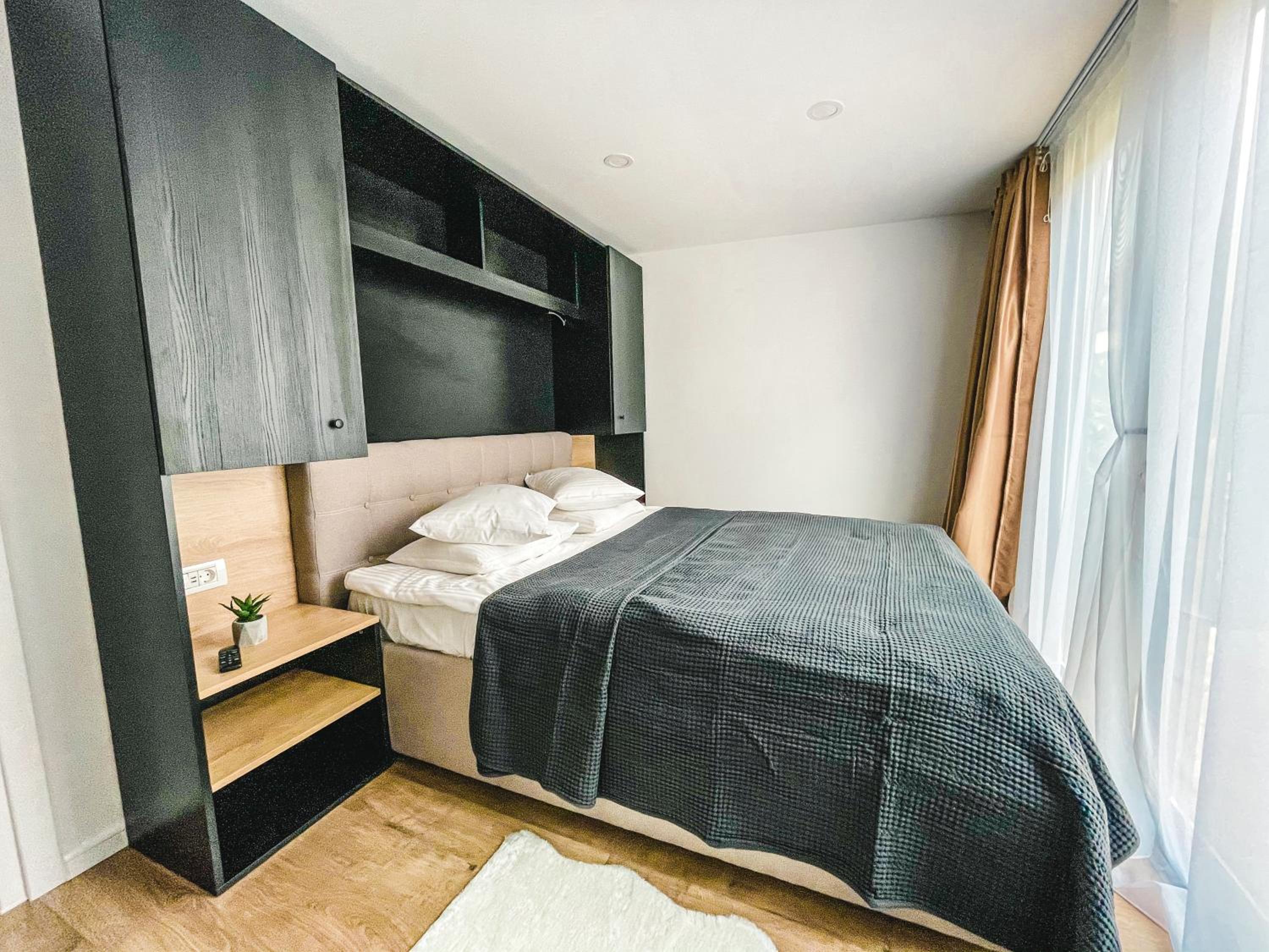 Calisto (Living + Bedroom)