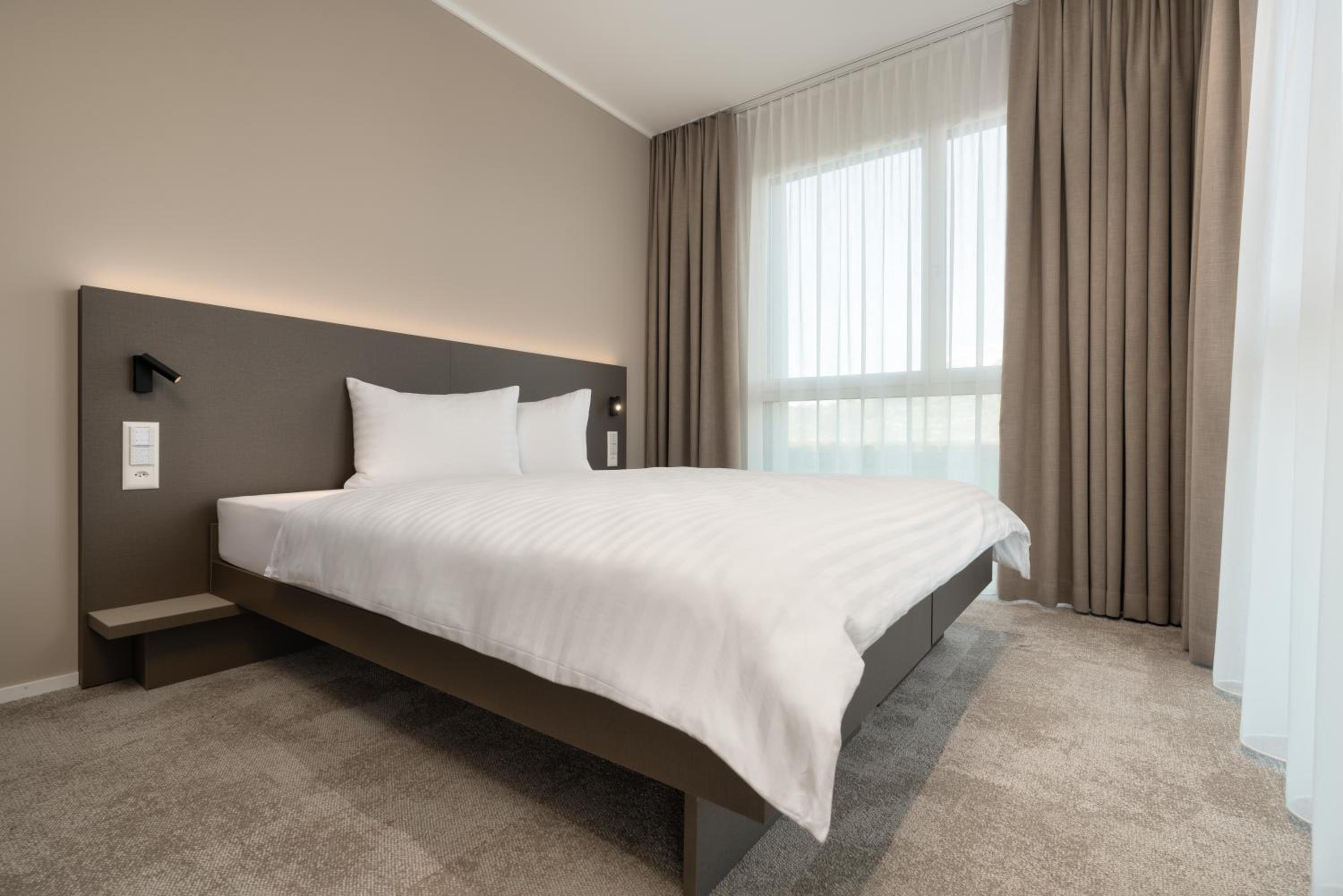 Double or Twin Room - Photo 6