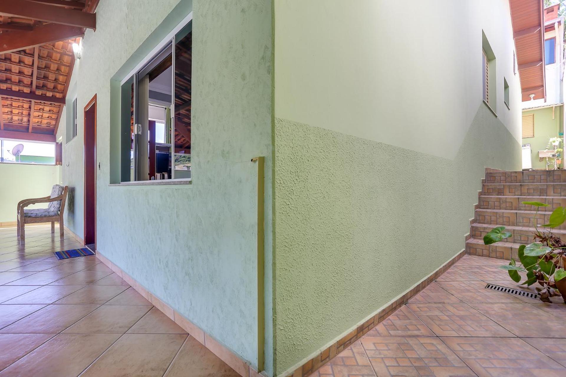 Three-Bedroom House photo 2