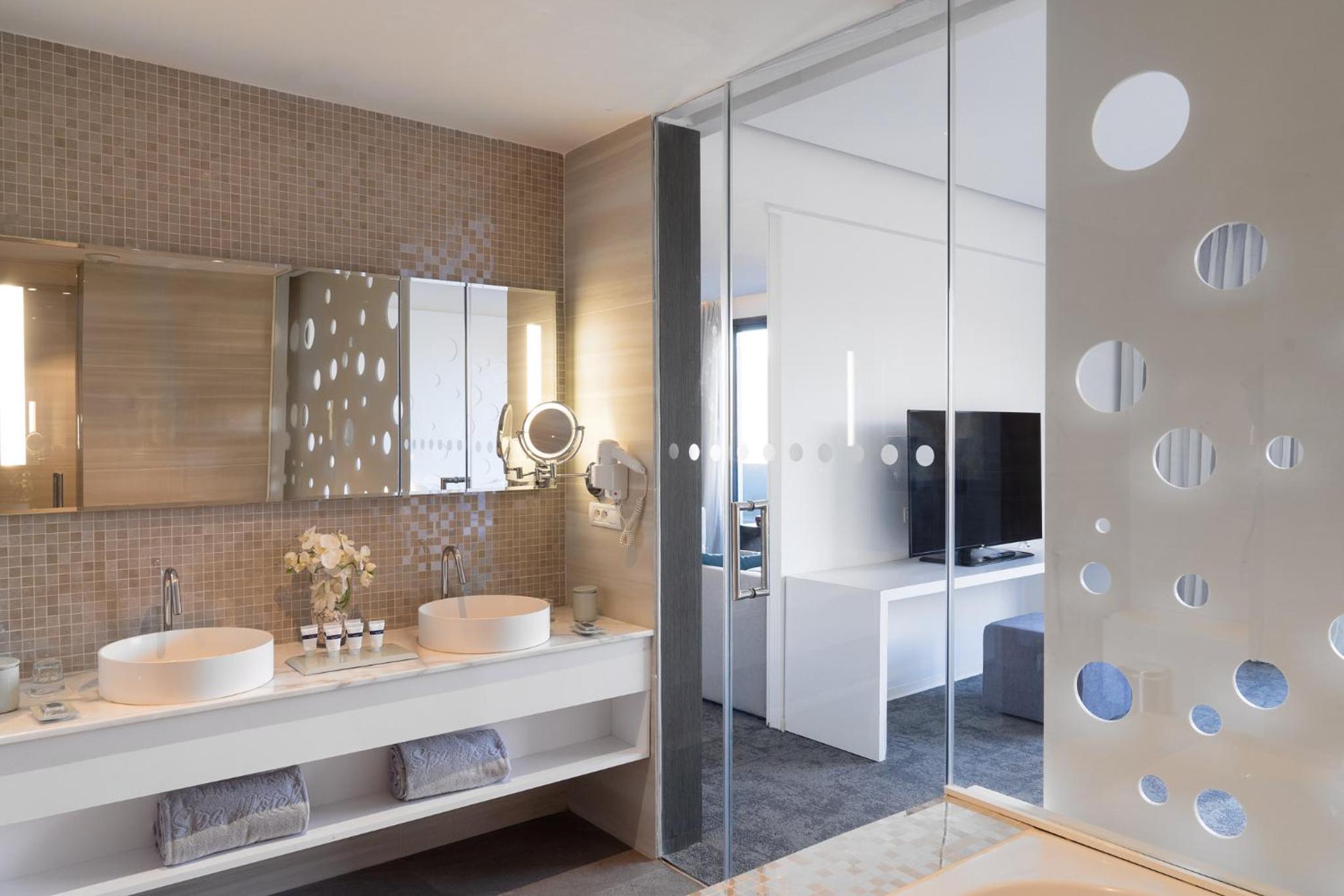 Deluxe Suite - Photo 4