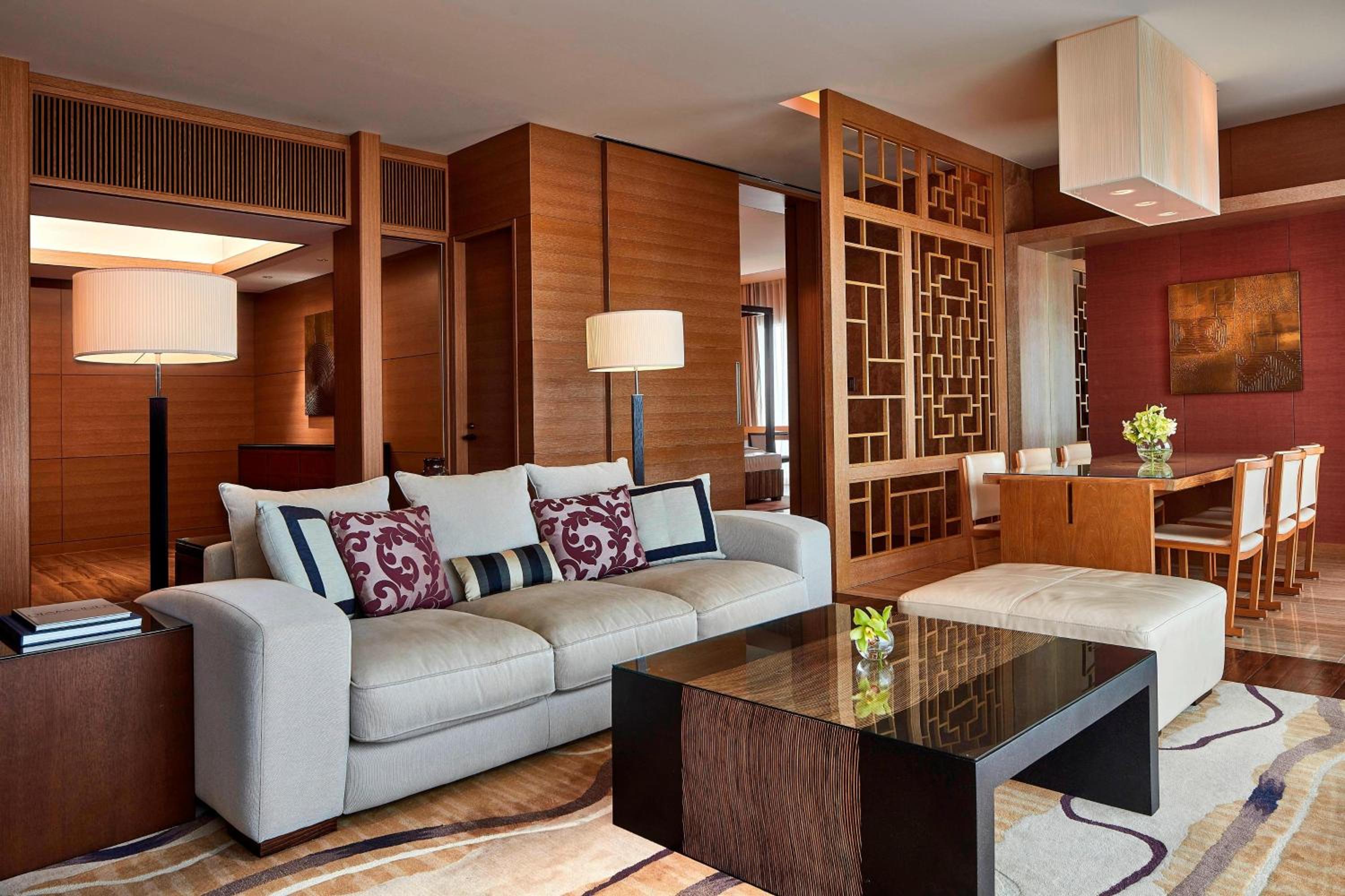 The Ritz-Carlton Suite photo 3