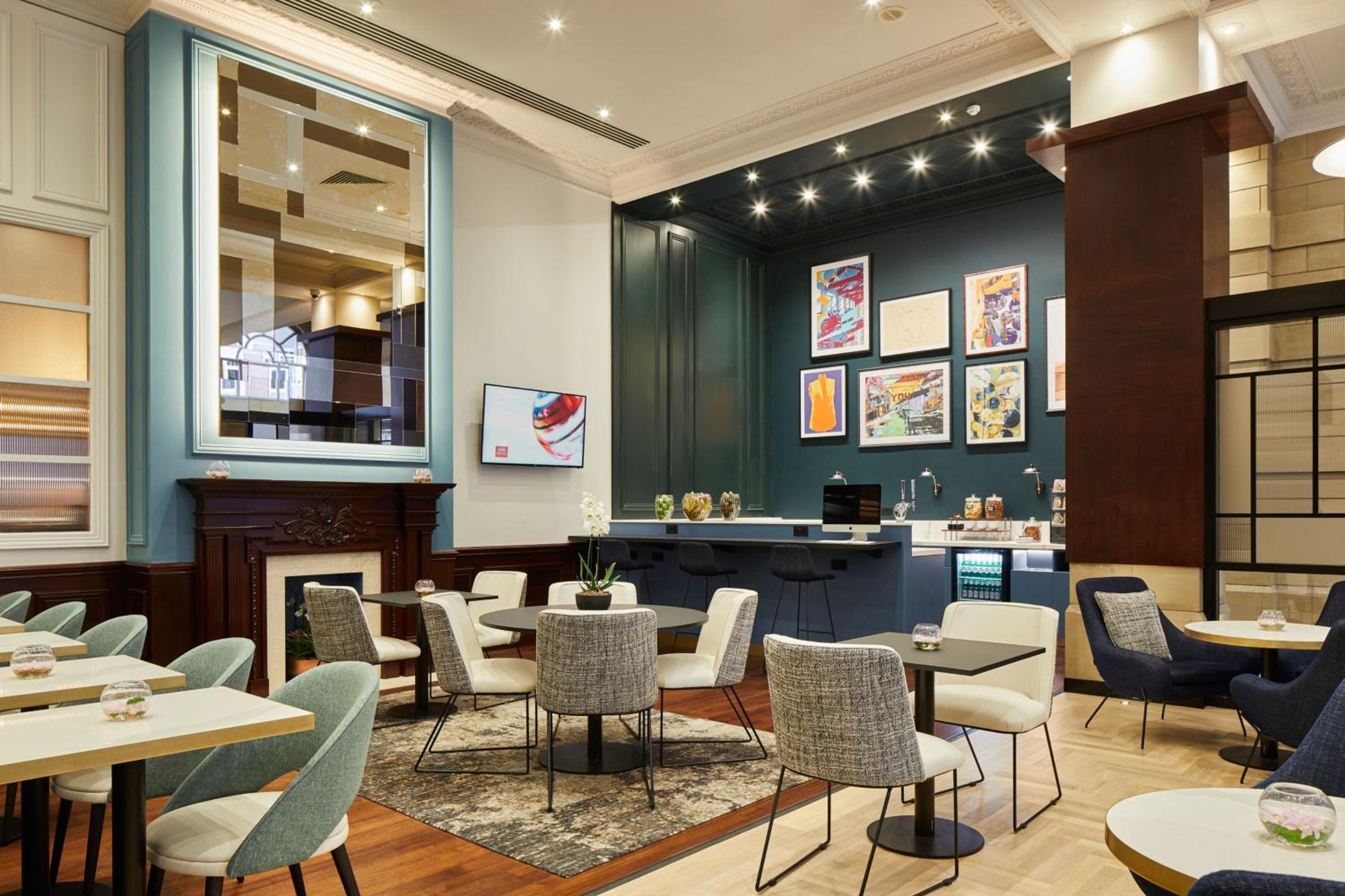 Executive King Room, Executive Lounge Access - Photo 4