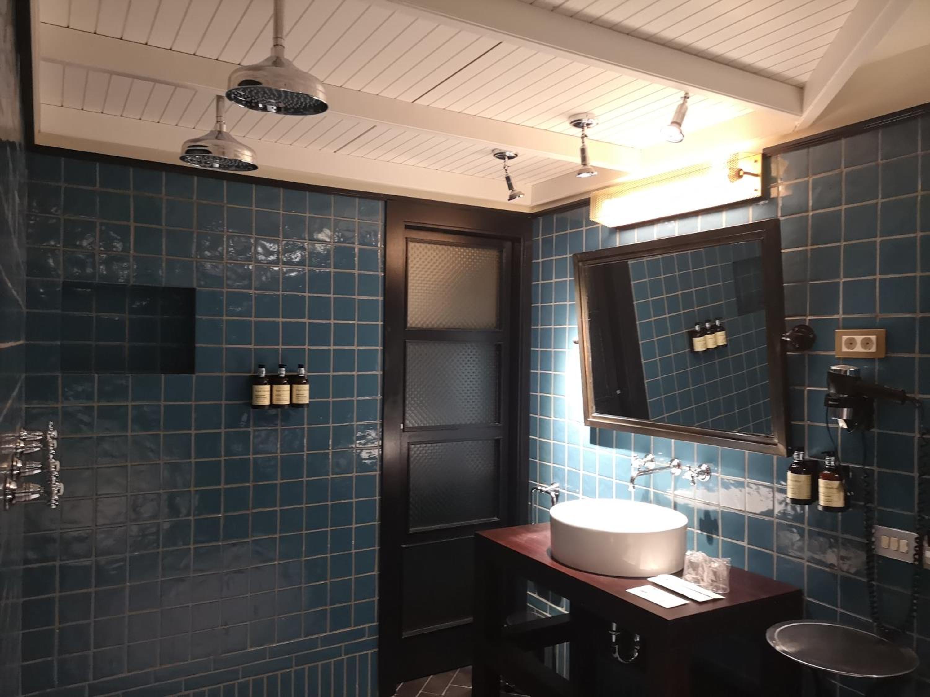 Suite Premium with Spa Bath thumbnail 5