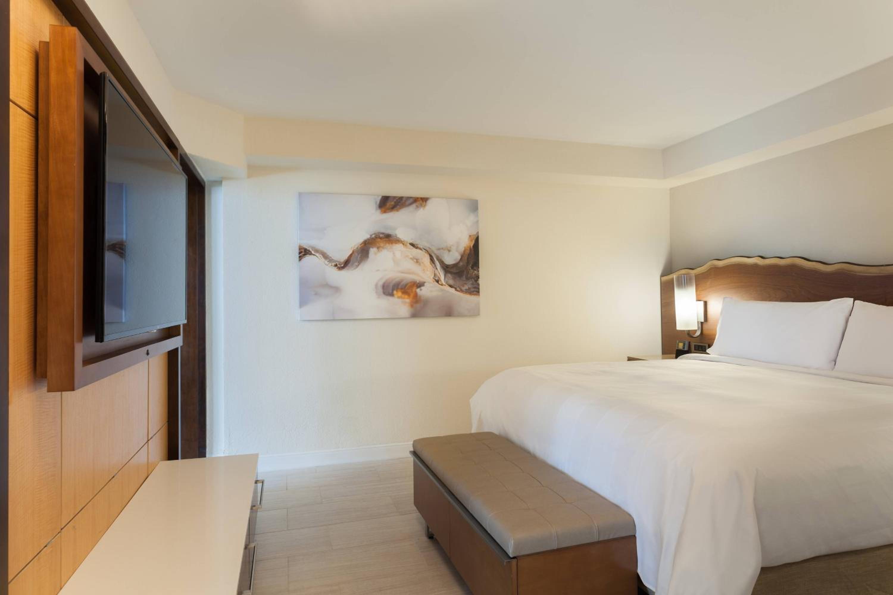 Seaside Suite, 1 Bedroom 2 room Suite, 1 King, Sofa bed photo 3