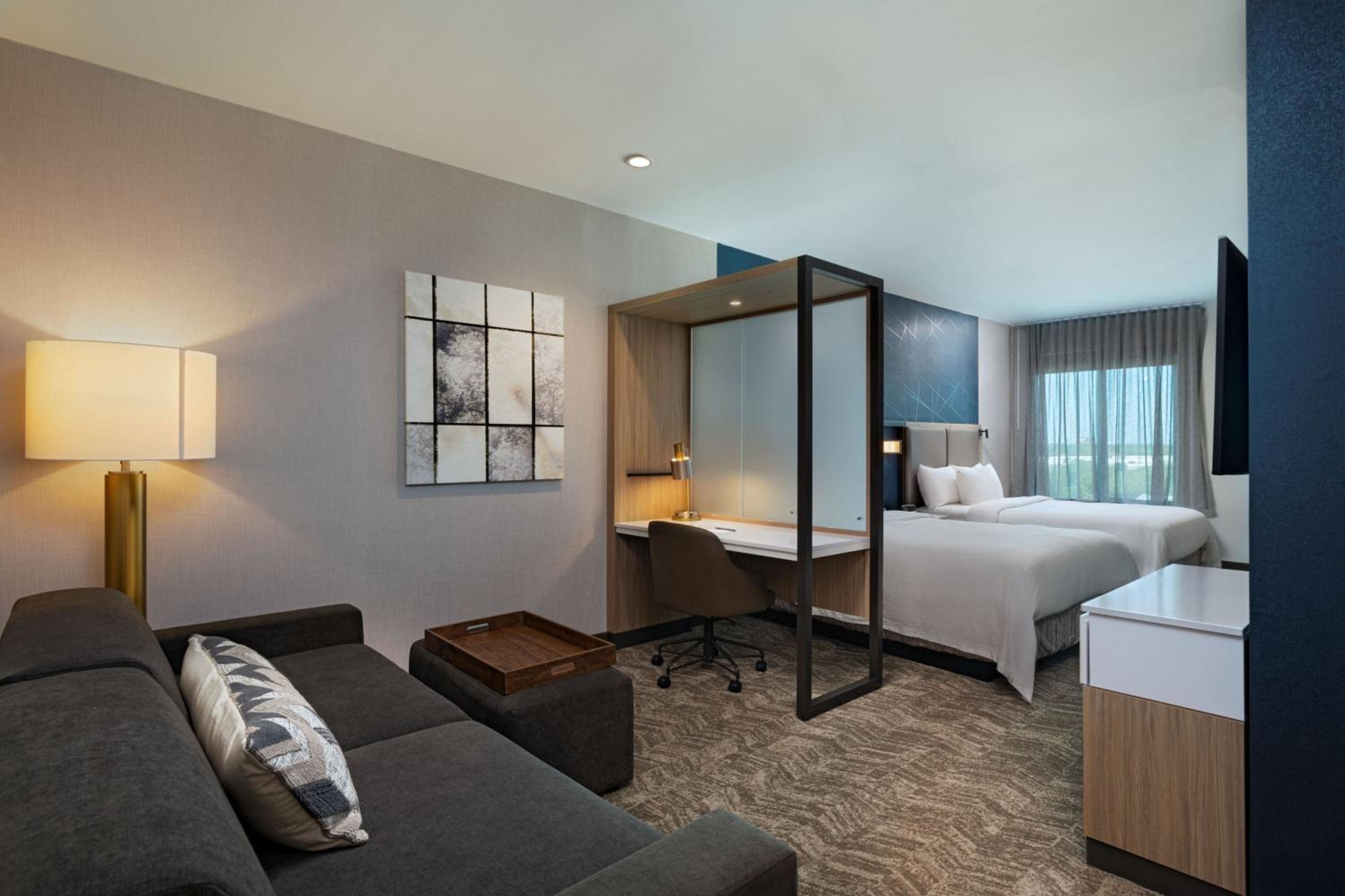 Suite with 2 Queen Trundle Beds  - Photo 6
