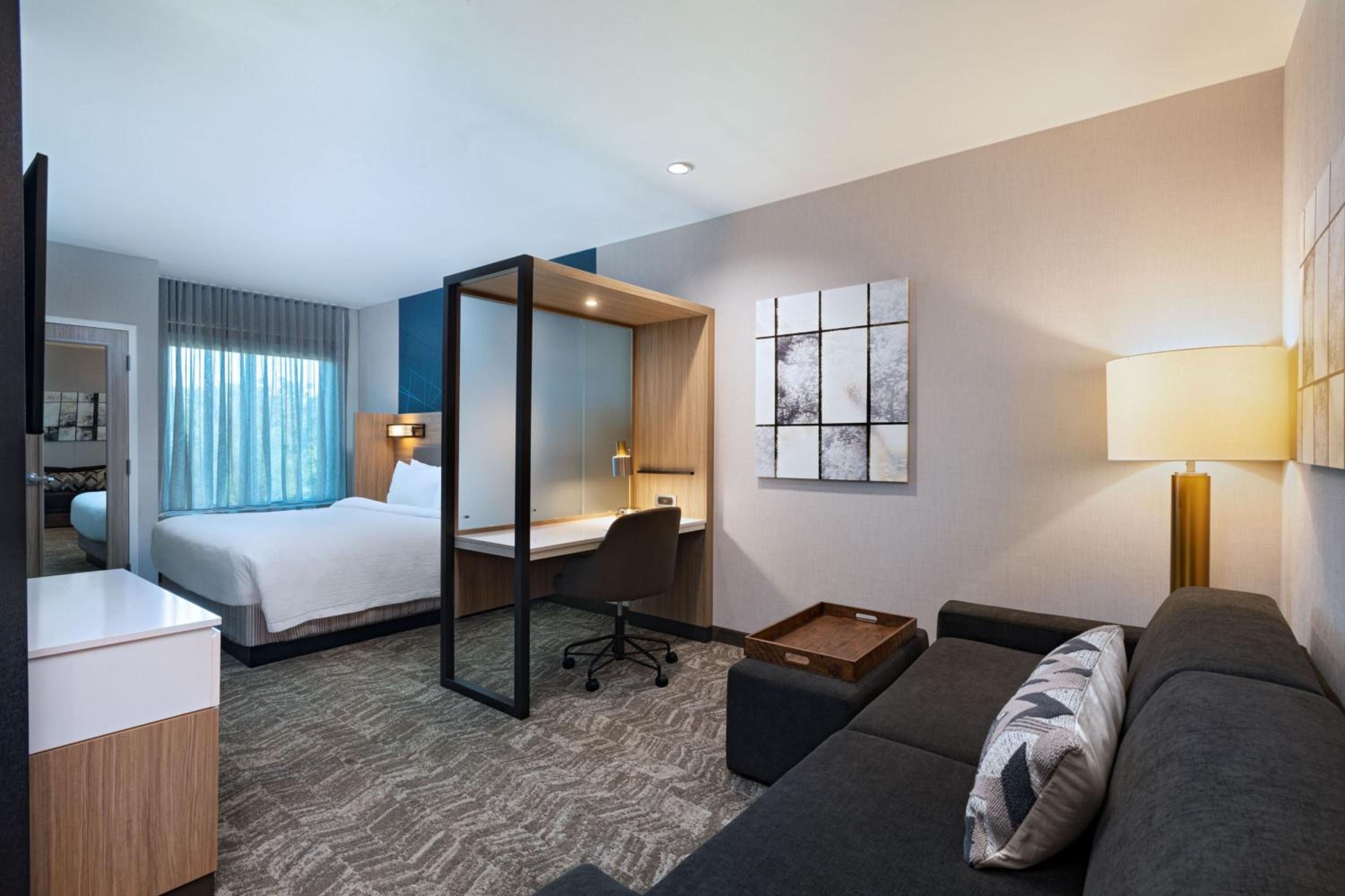 King Suite with Trundle Bed - Photo 8
