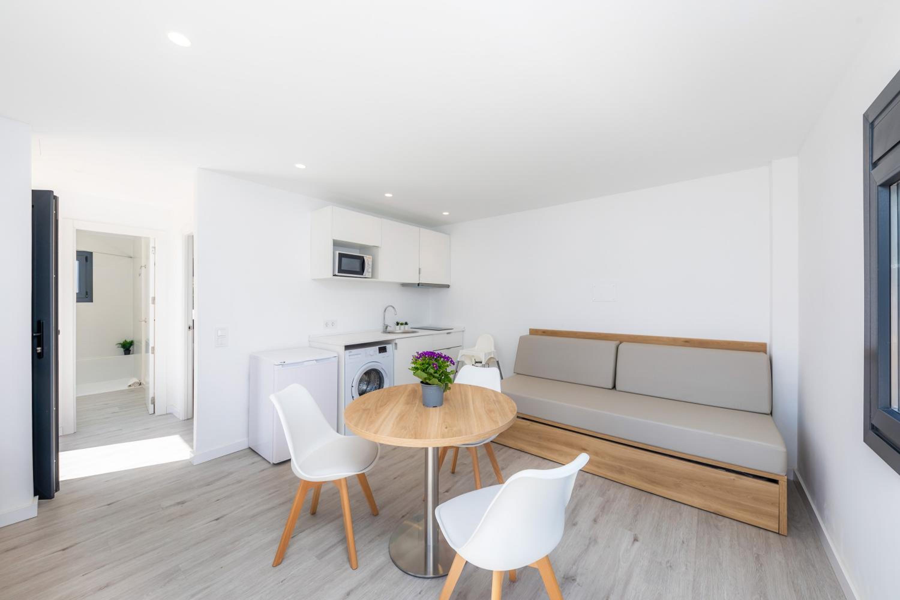 Apartamento de un dormitorio superior con balcón