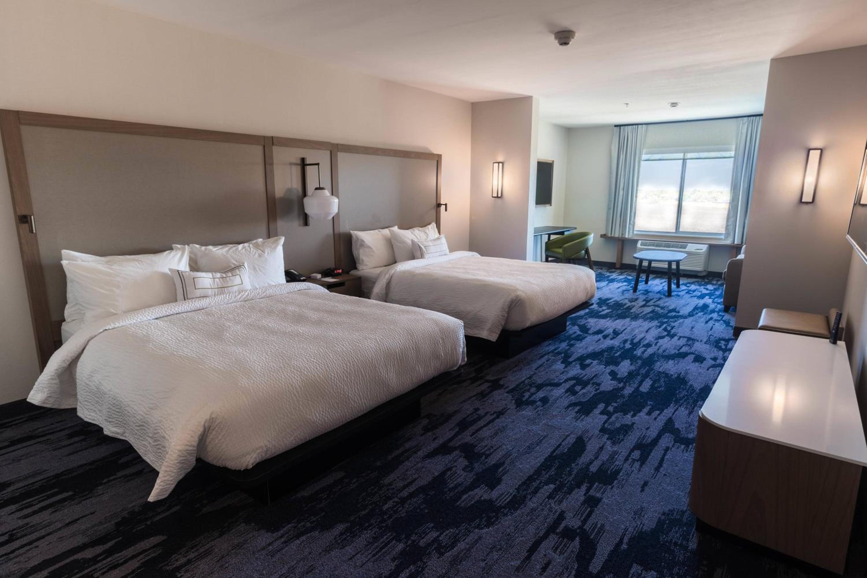 Suite with Two Queen Beds with Sofa Bed, Adapted Tub and City View - Mobility Accessible photo 1