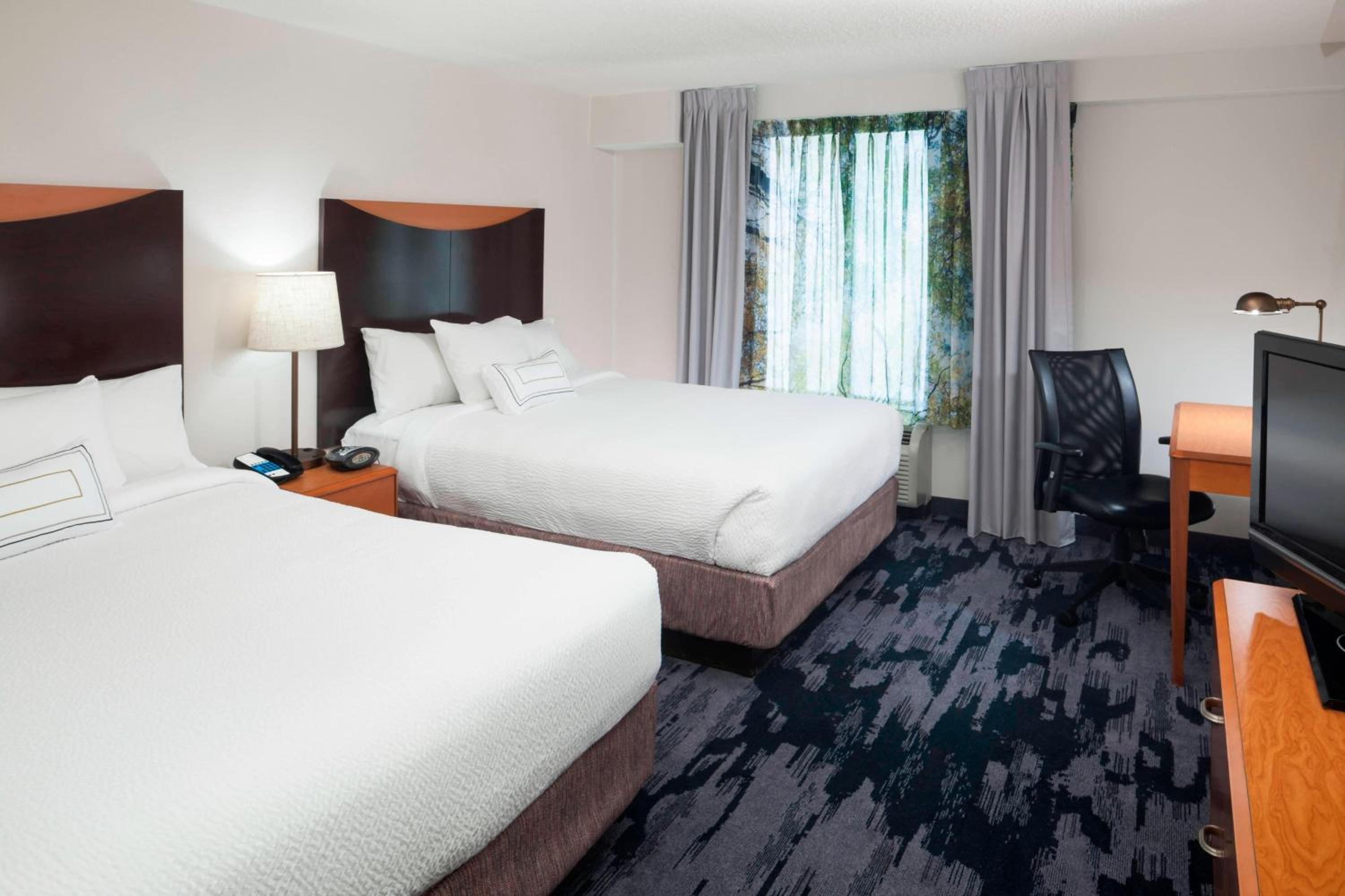 Queen Room with Two Queen Beds - Photo 1