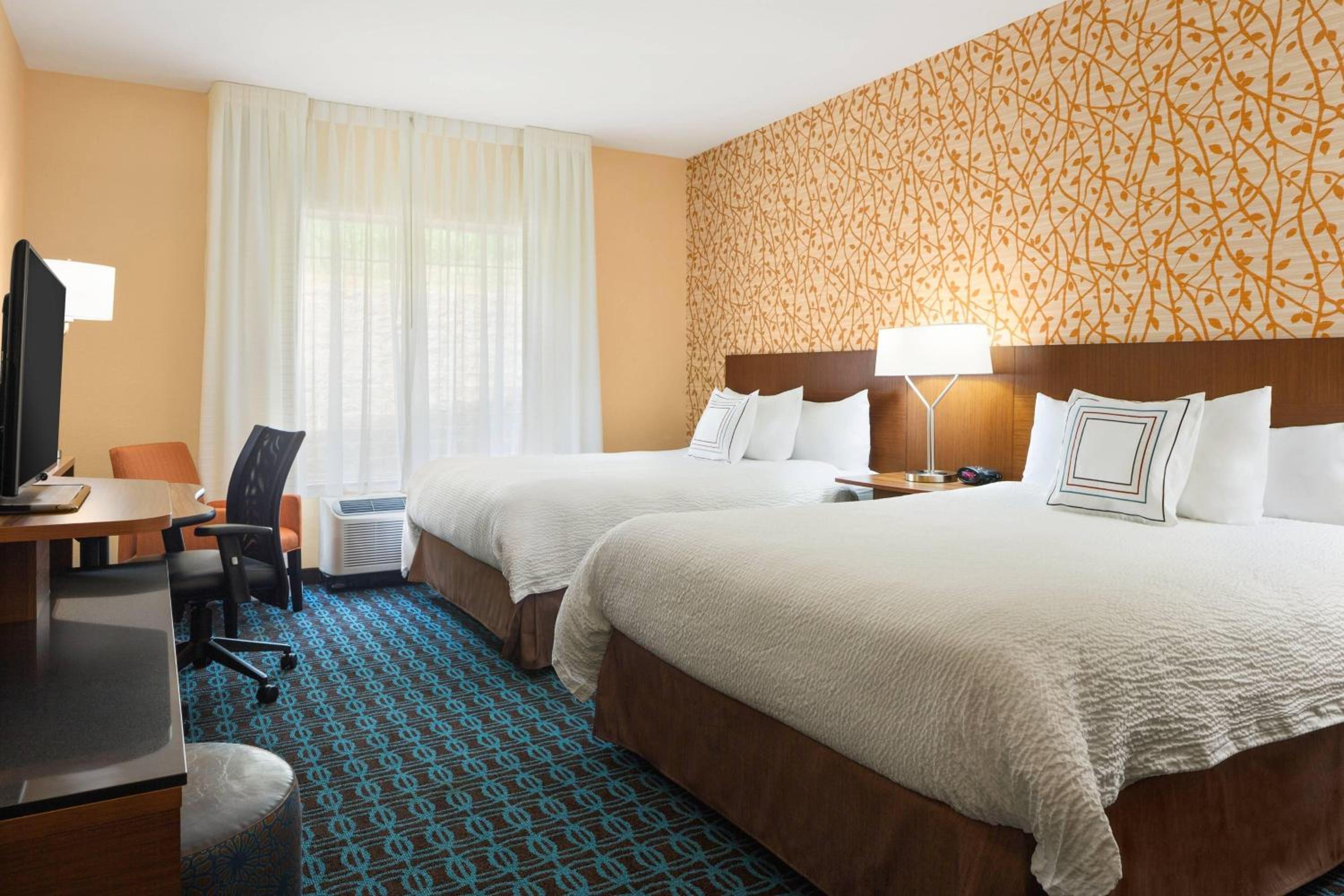 Queen Room with Two Queen Beds - Photo 1