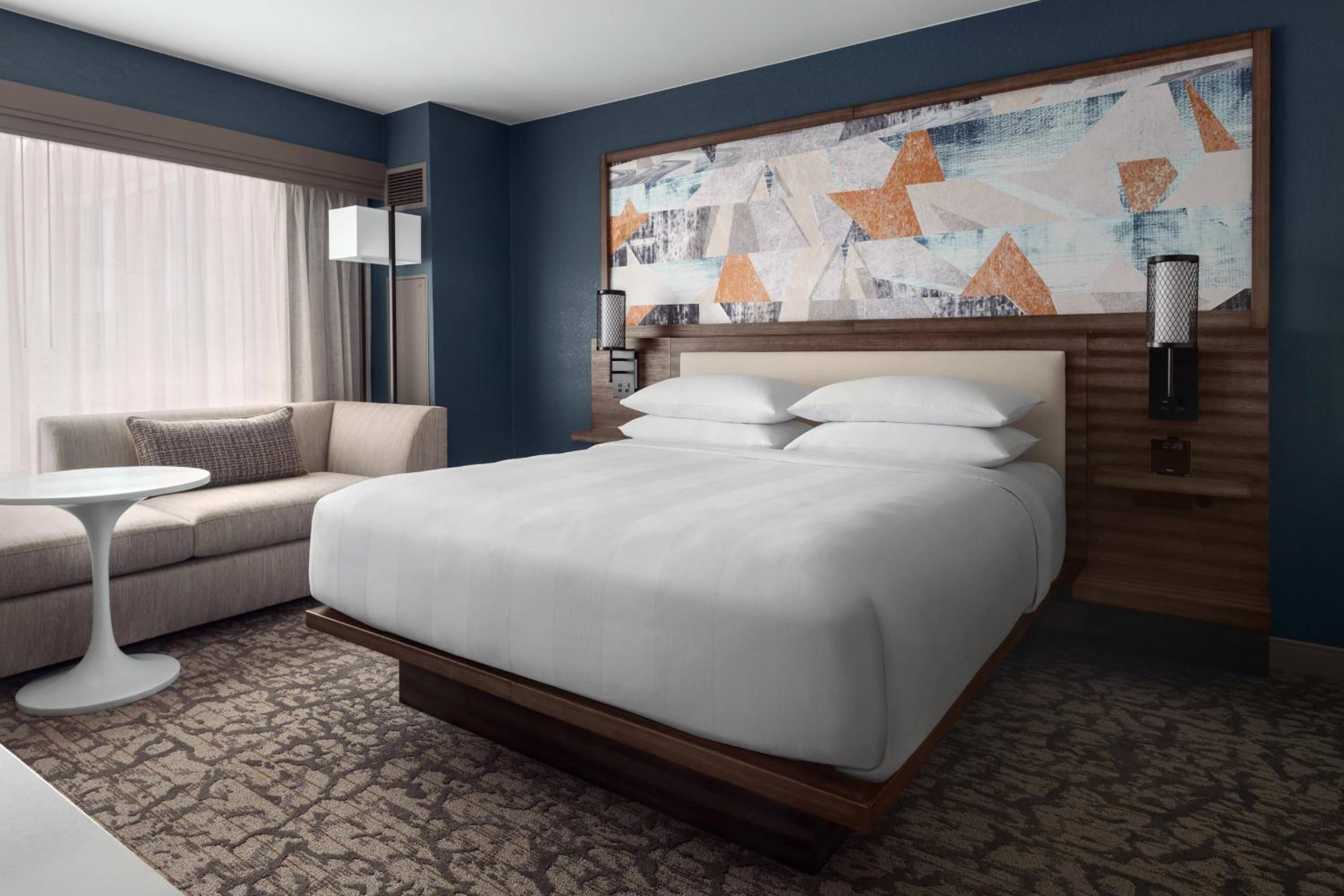 Concierge lounge access, Guest room, 1 King