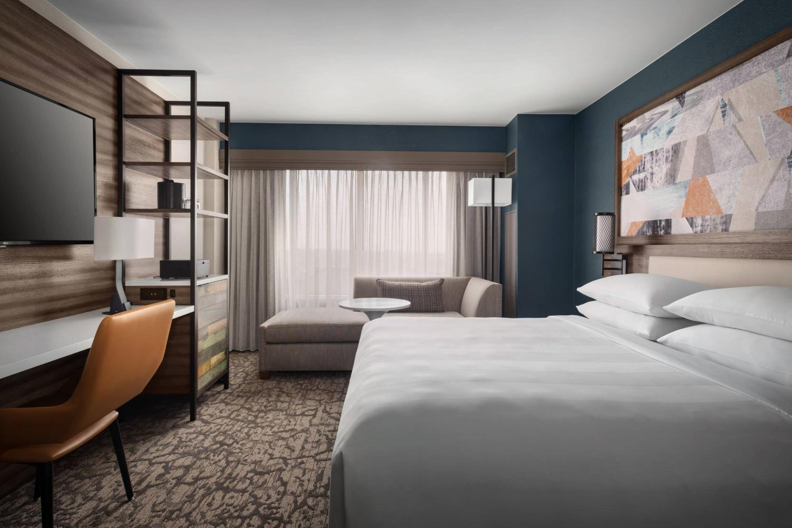 King Room - Mobility Accessible with Tub