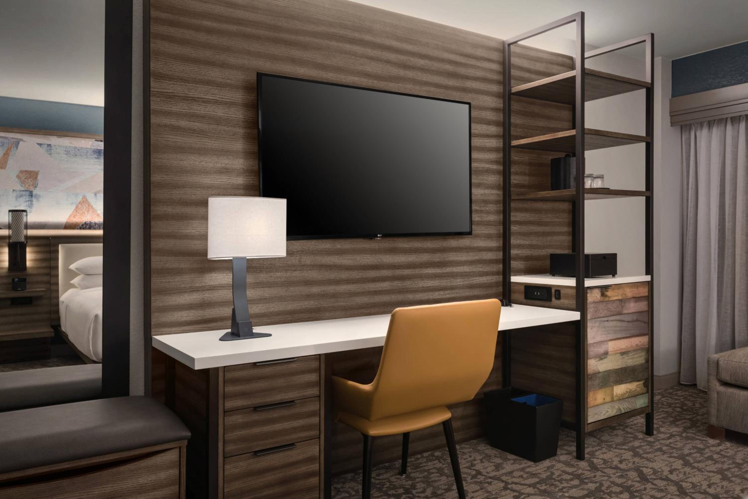 Deluxe Guest Room with Two Double Beds