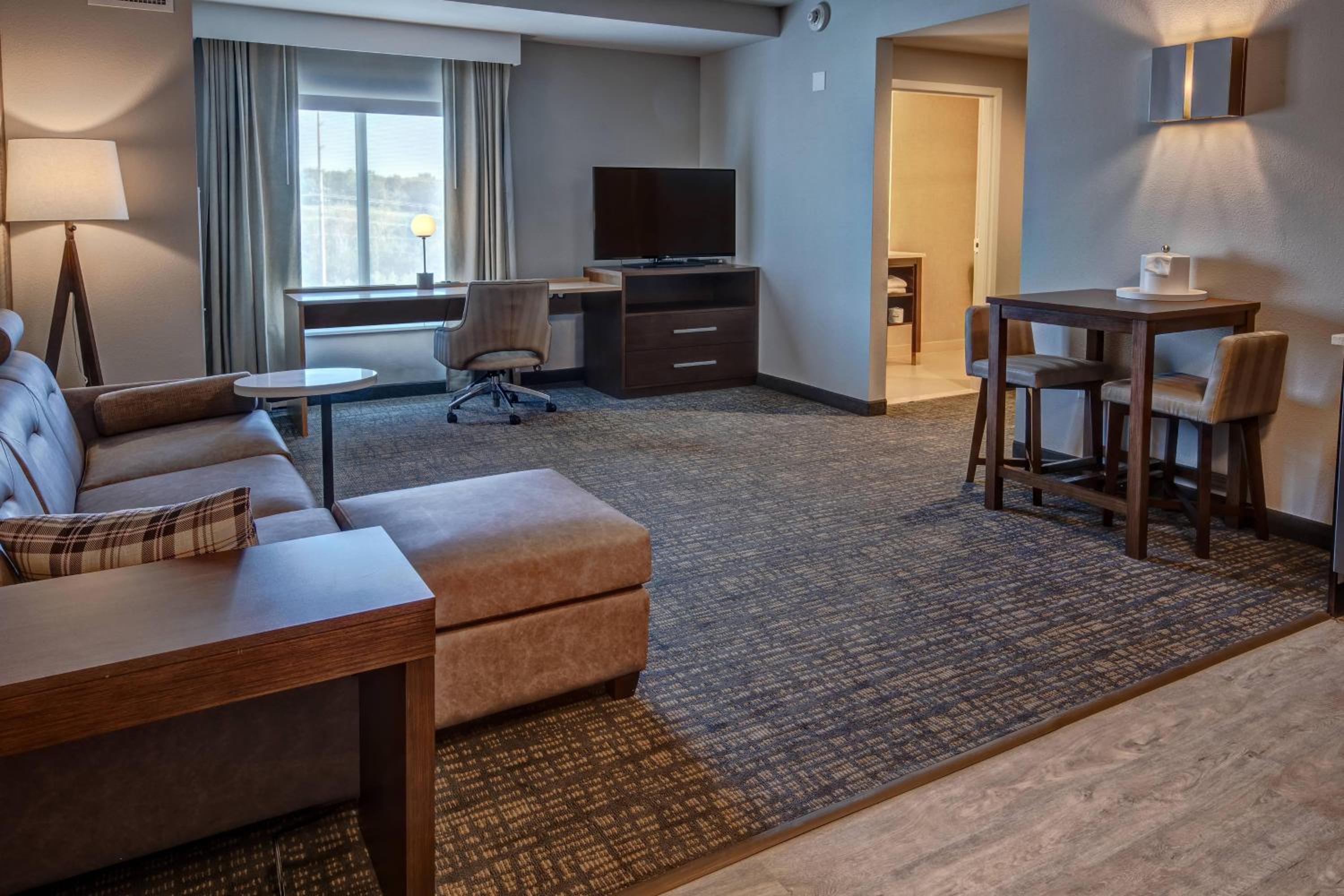 One-Bedroom King Suite with Sofa Bed - Hearing Accessible photo 1