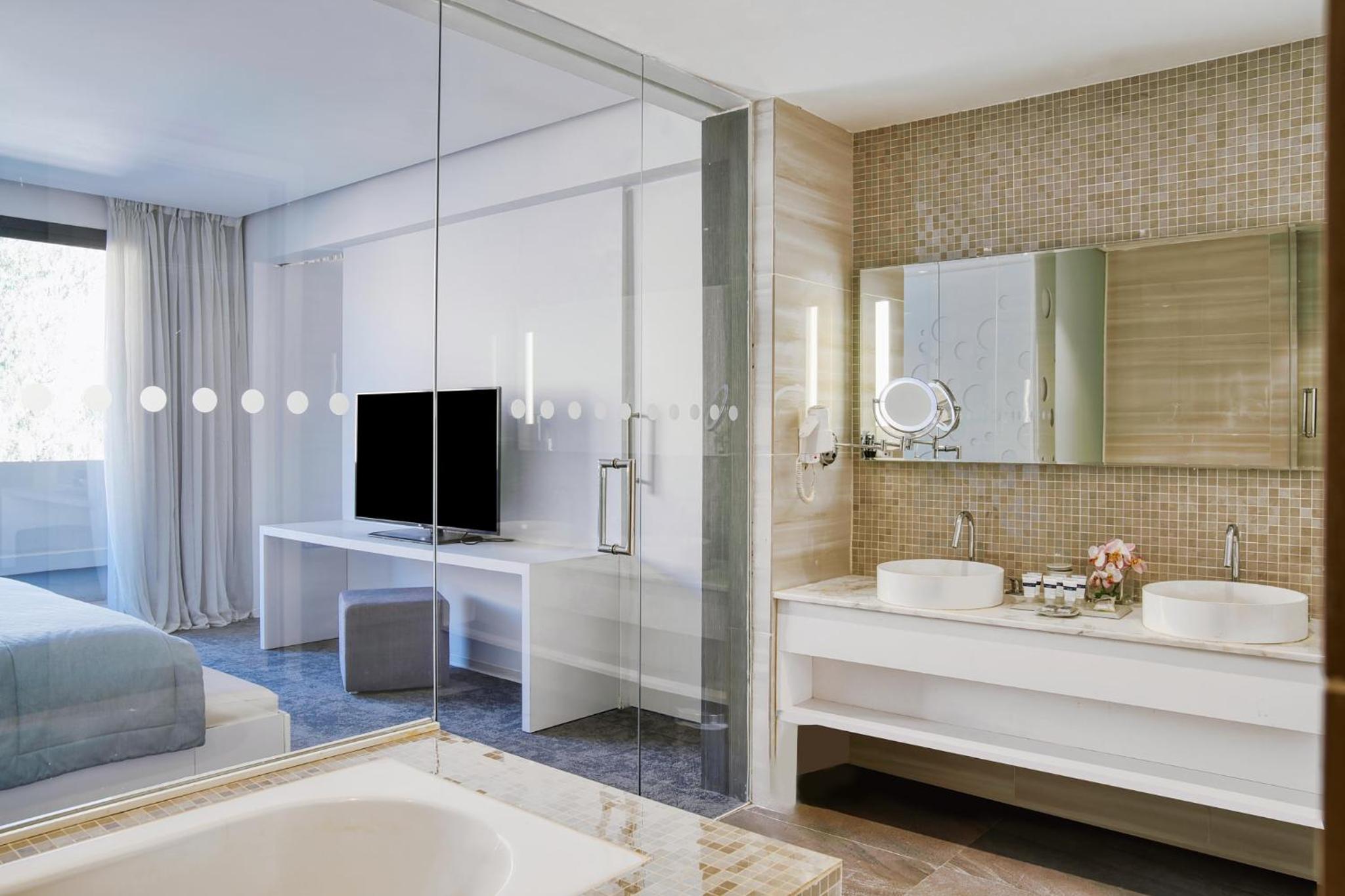 Suite with Terrace - Photo 4