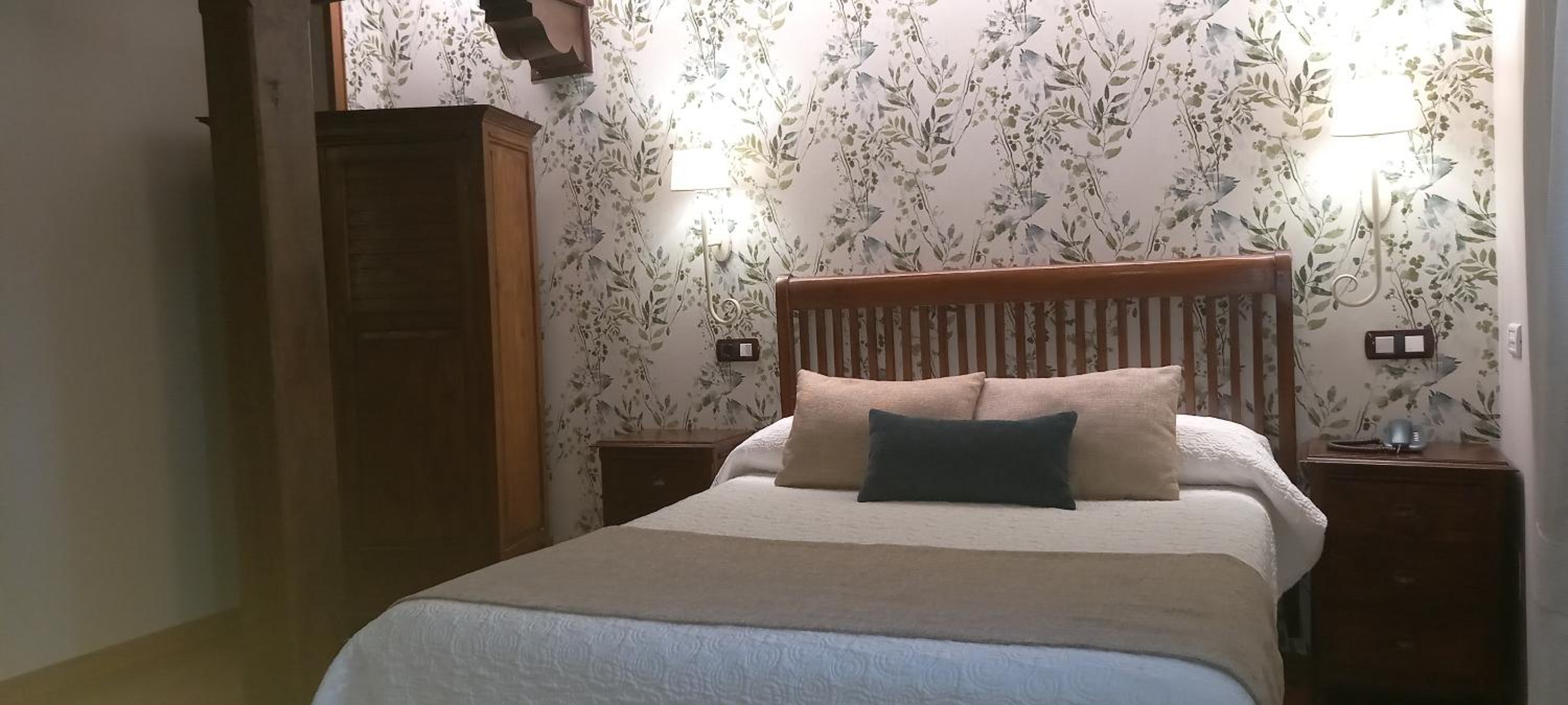 Double Room with Hydromassage Bath - Photo 7