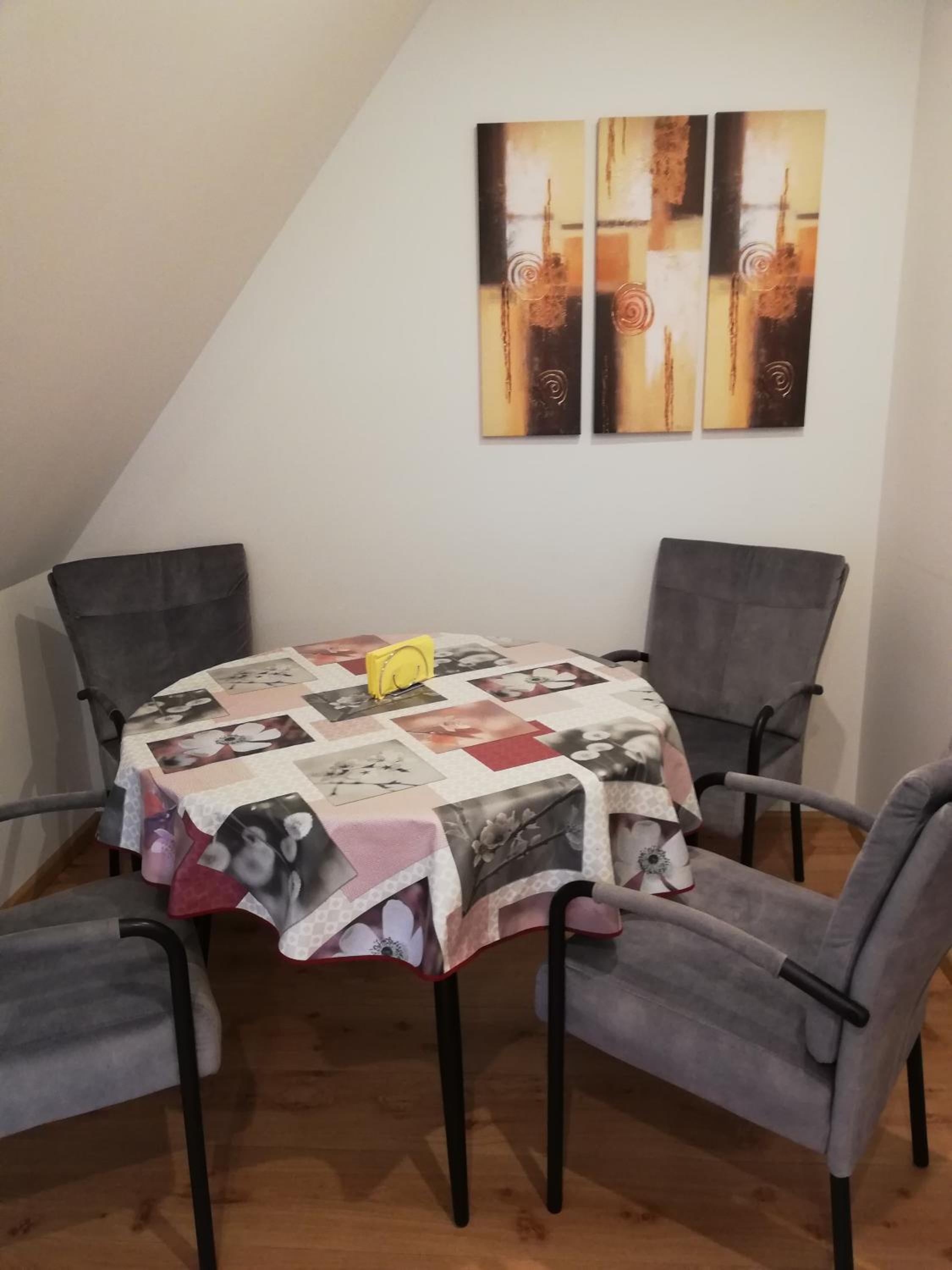 Apartment photo 2