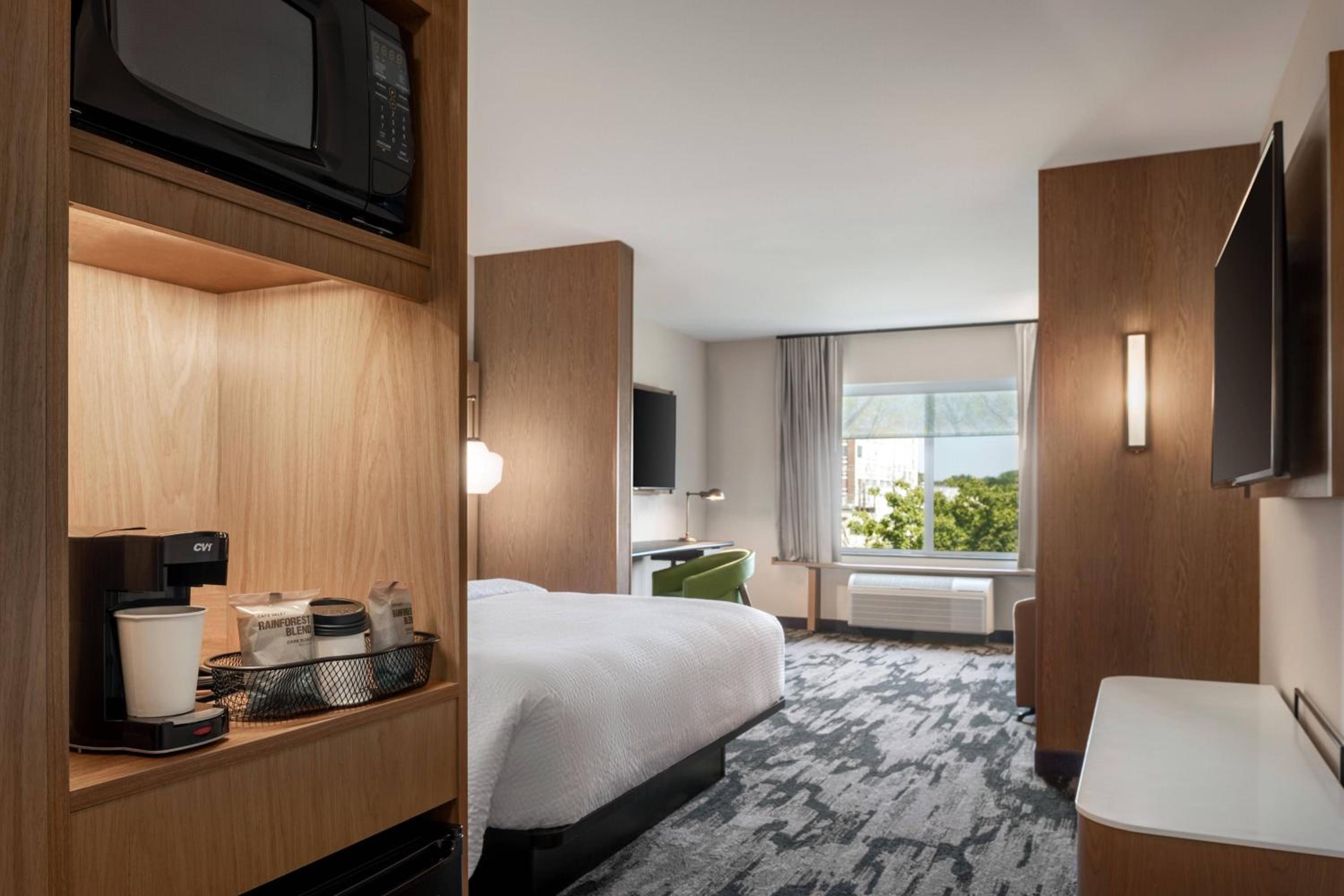 Suite, 1 King, Sofa bed, City view