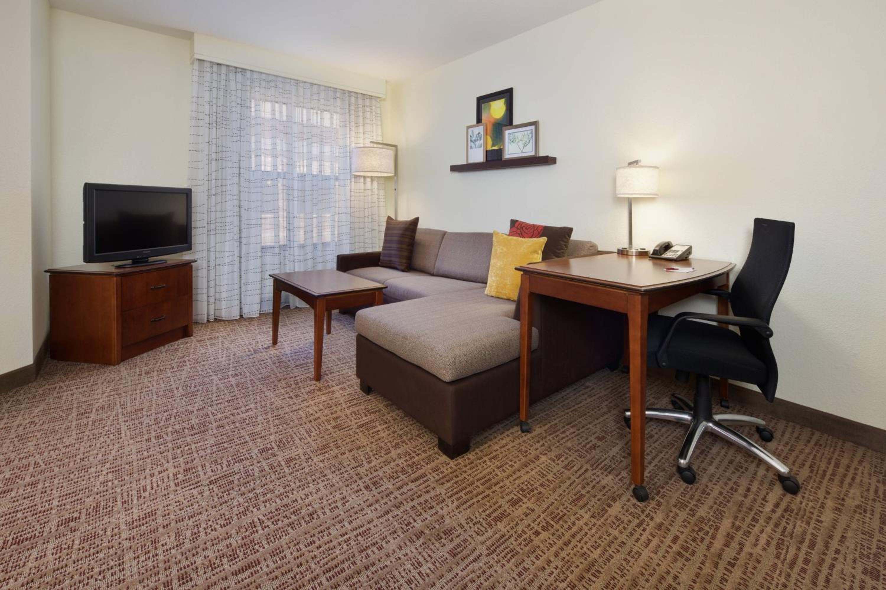 One-Bedroom Queen Suite with Sofa Bed - Photo 3