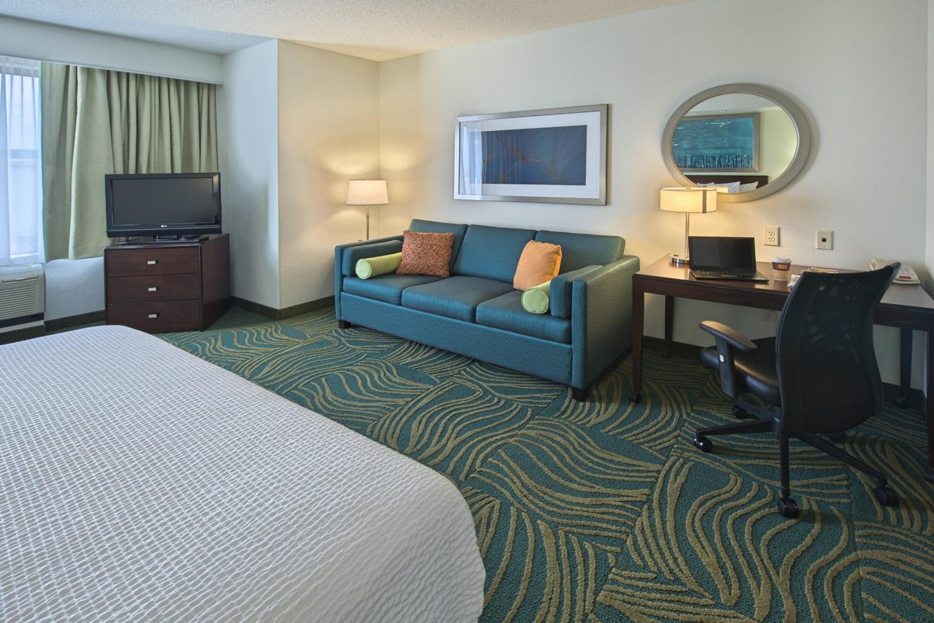 King Suite - Photo 3