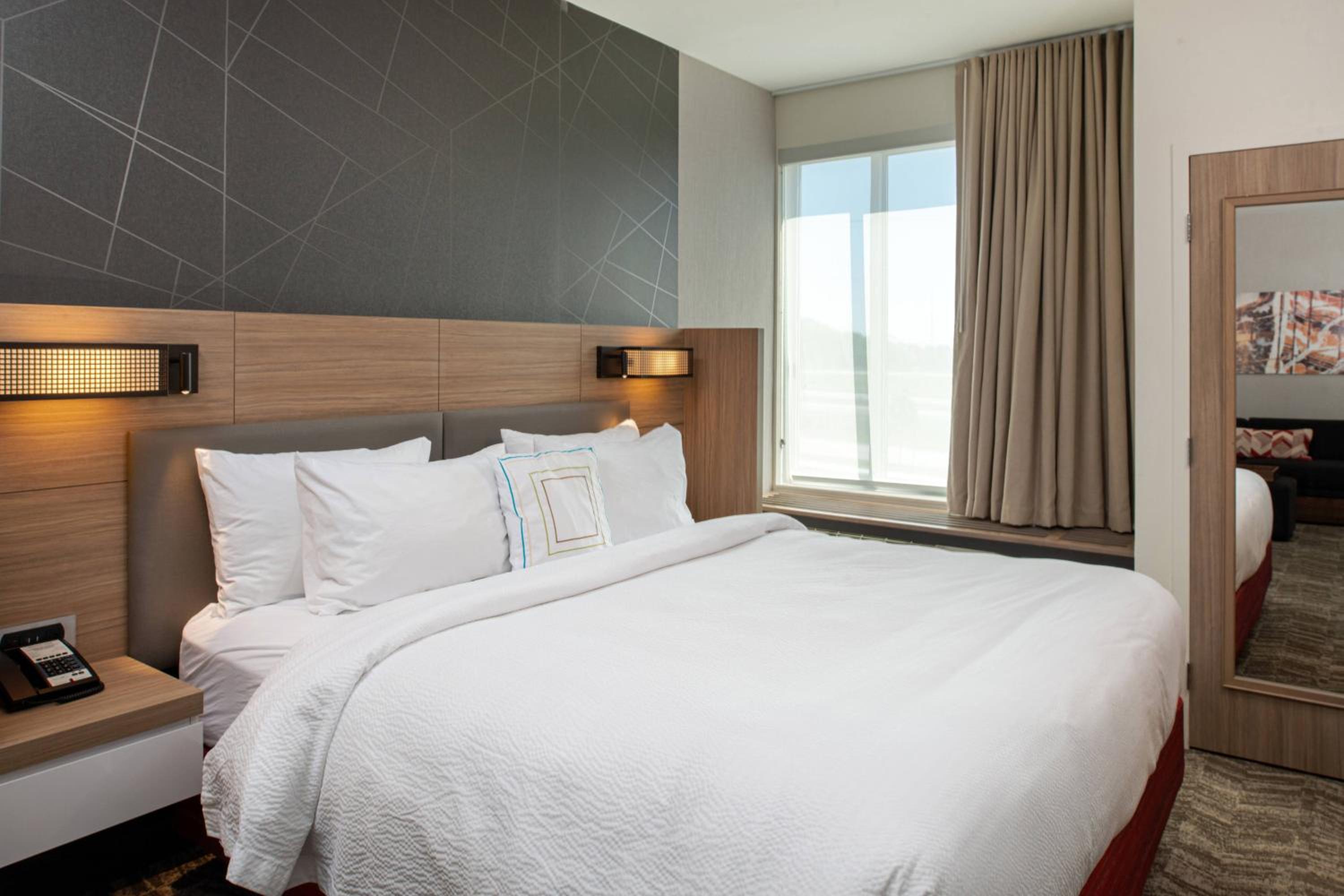 King Suite with Sofa Bed and Adapted Tub - Mobility and Hearing Accessible - Photo 6