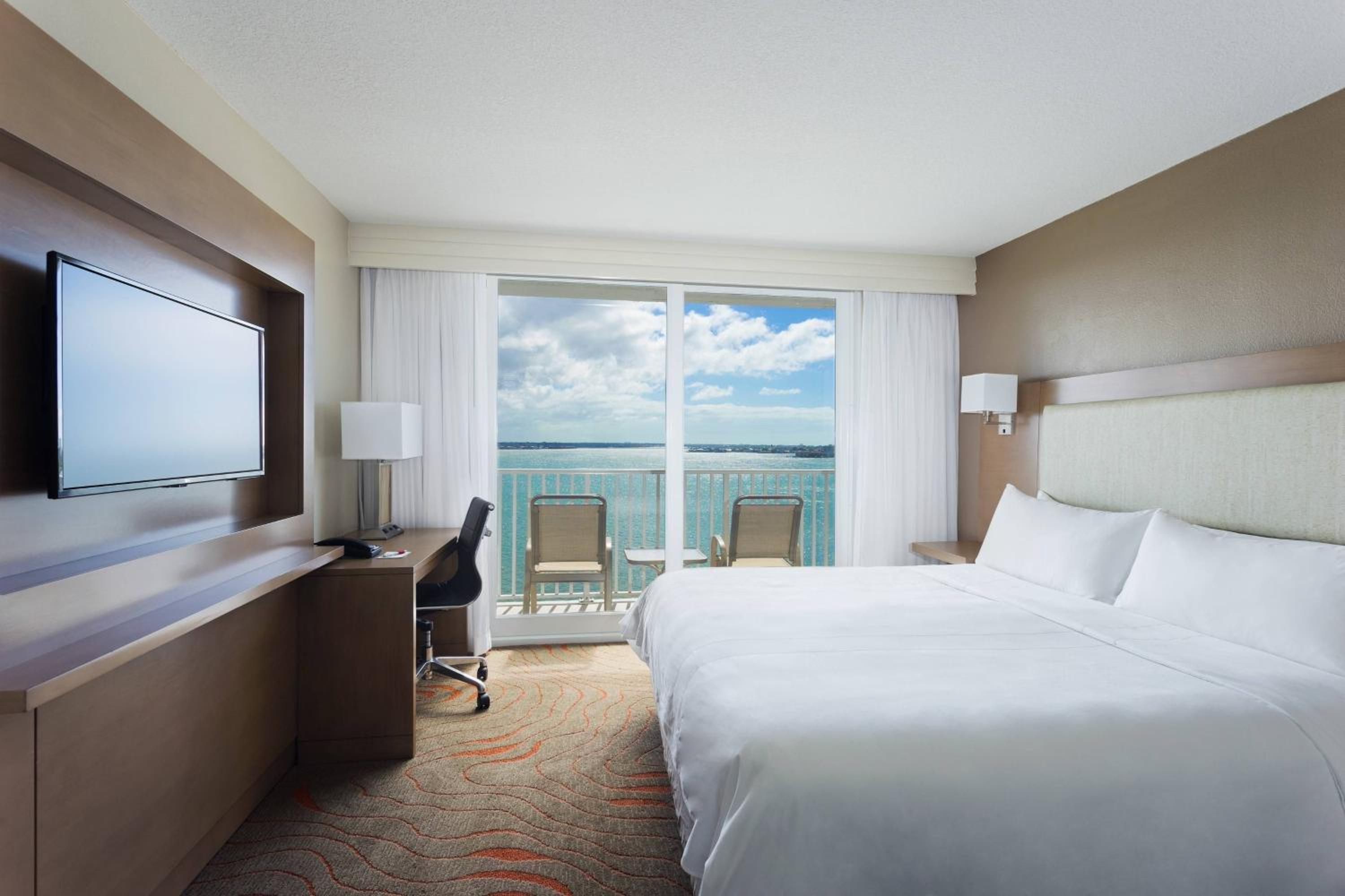1 Bedroom 2 room Suite, 1 King, Sofa Bed, Waterfront View, Balcony  - Photo 1
