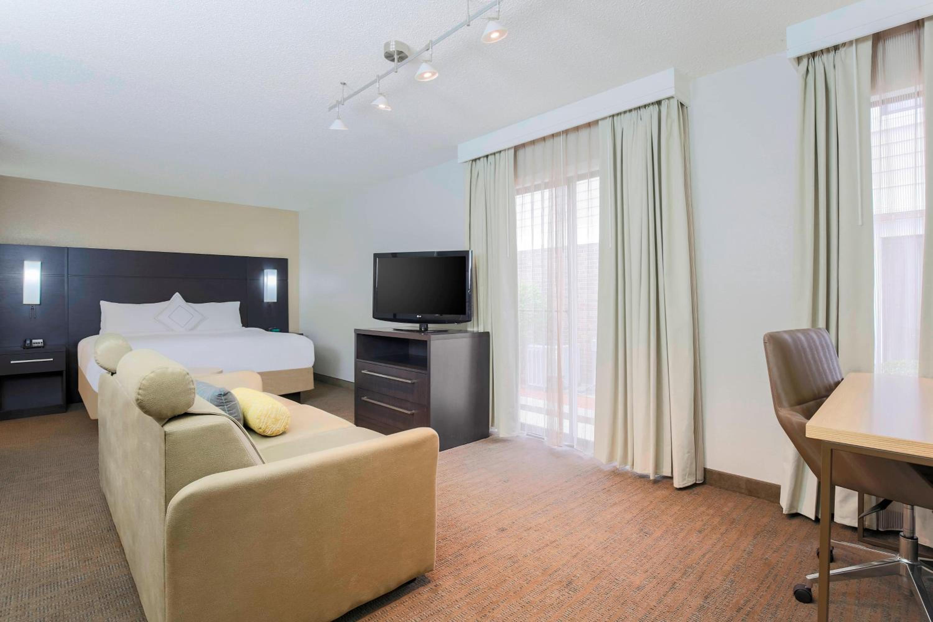 King Studio with Sofa Bed - Photo 1