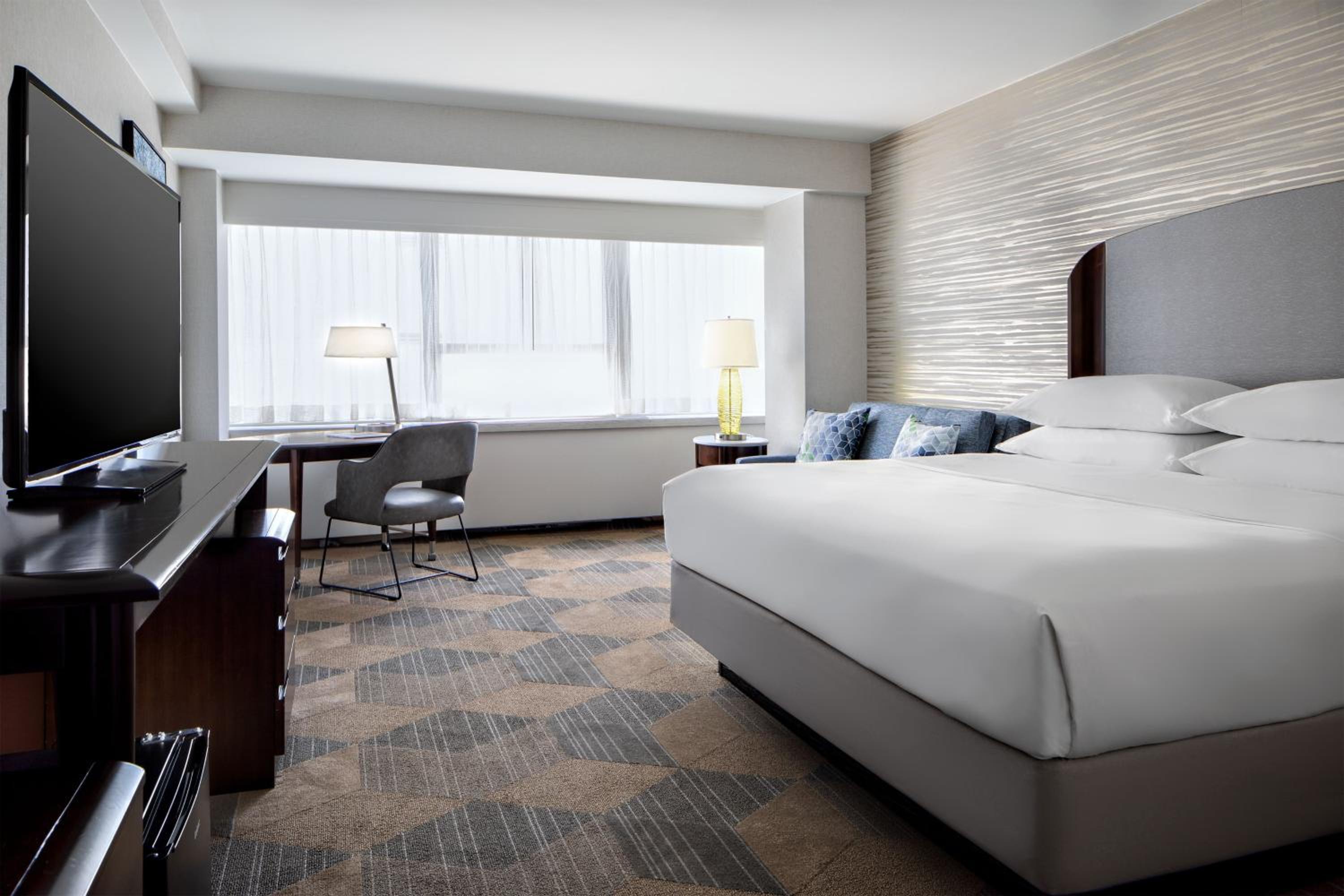 Guest Room, 1 King - Photo 2