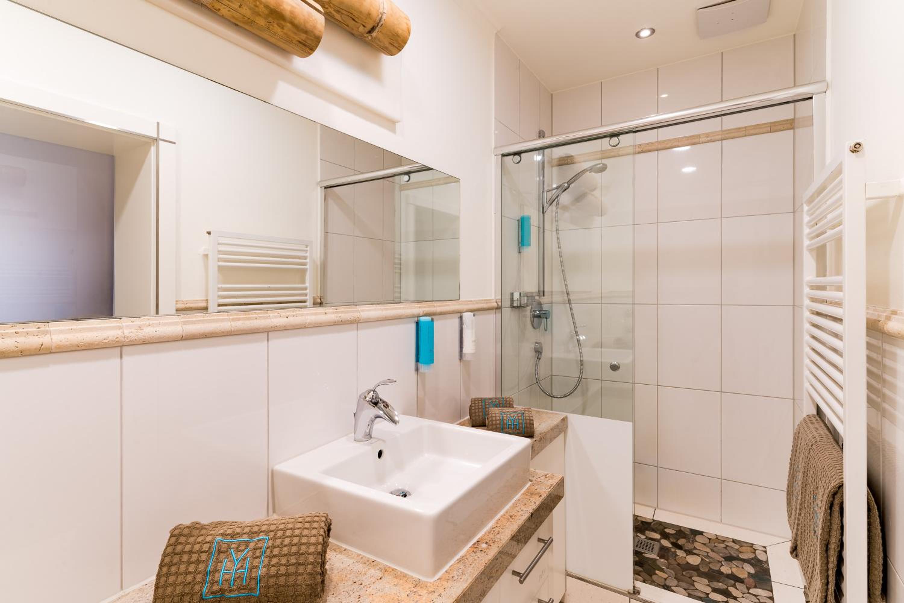 Wellroom Triple Room - Photo 4