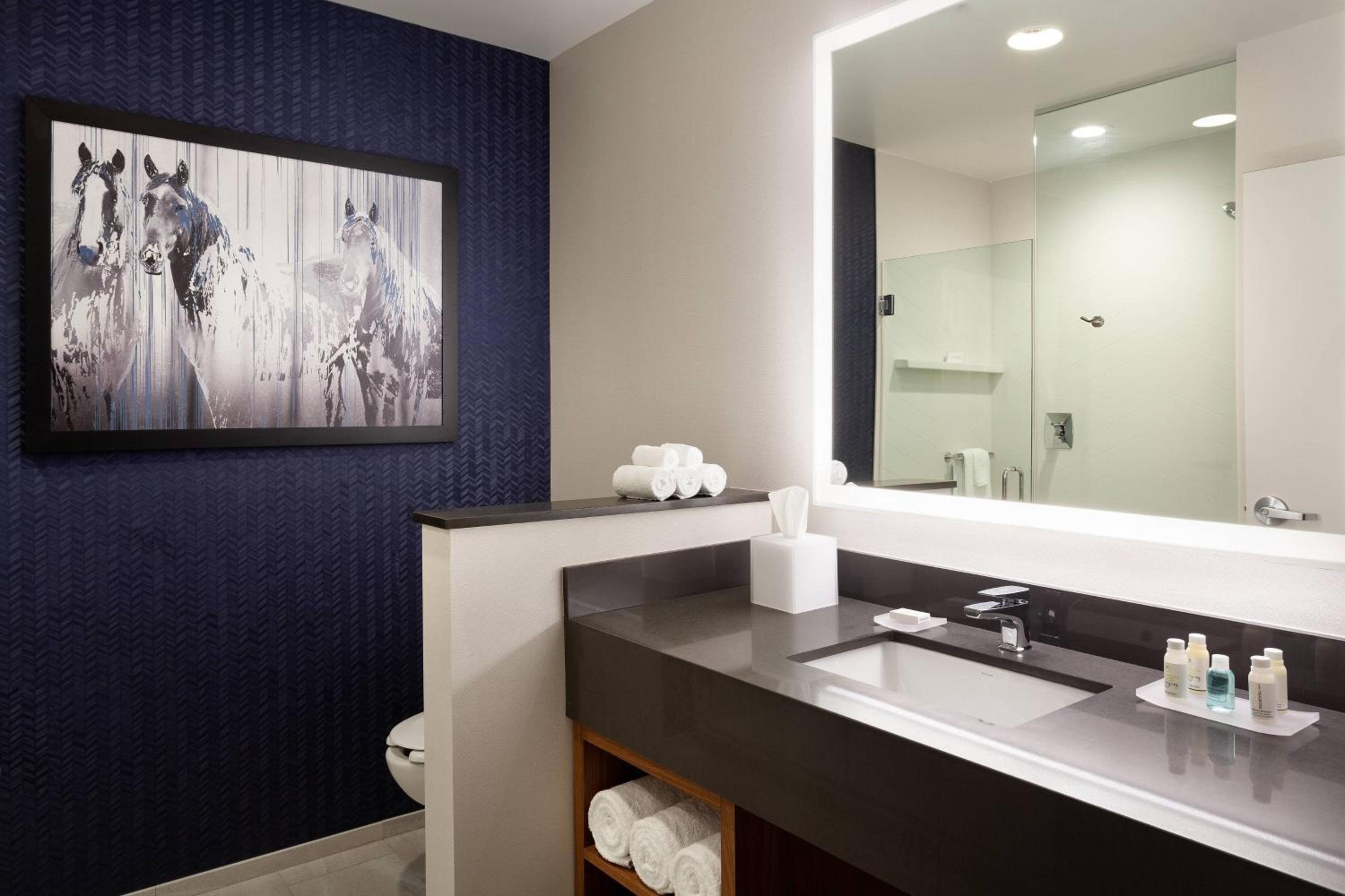 Queen Room with Two Queen Beds - Hearing Accessible photo 3